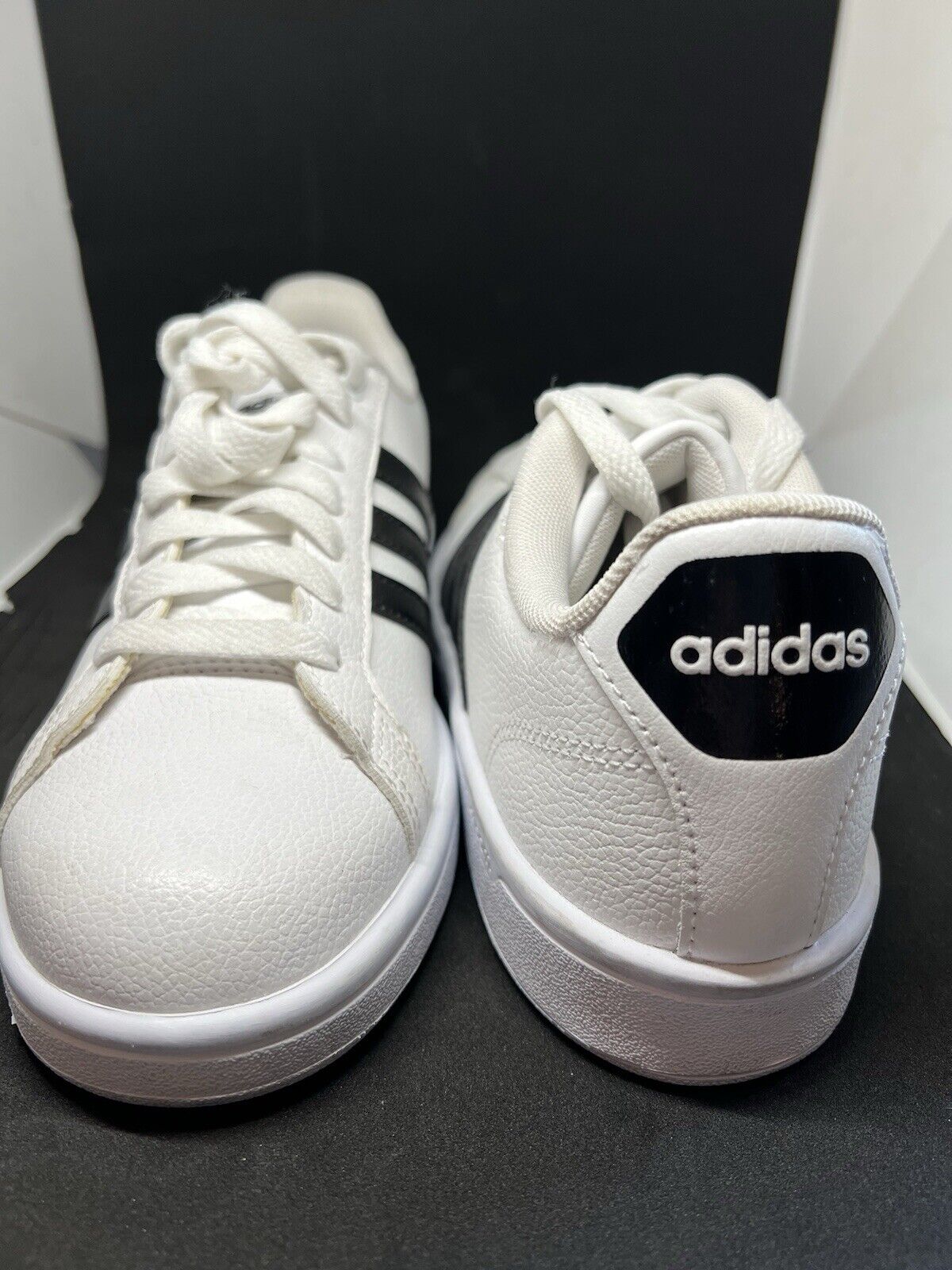 2018 Adidas Women’s Size 8 Cloudfoam Advantage White/Black 3 Stripe Shoes 28Y001 - thriftgoblin