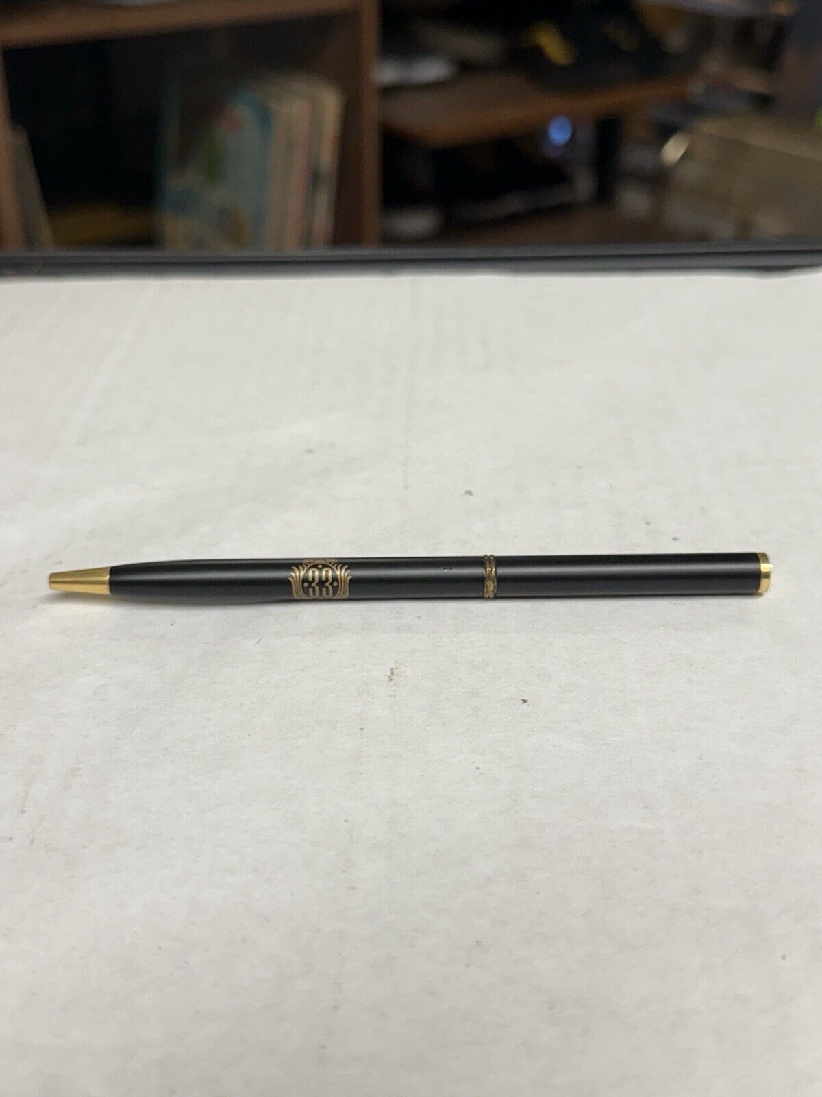 Club 33 Disney Set Of Disneyland Pen Ballpoint Retired Logo Black Gold Disneyana - thriftgoblin