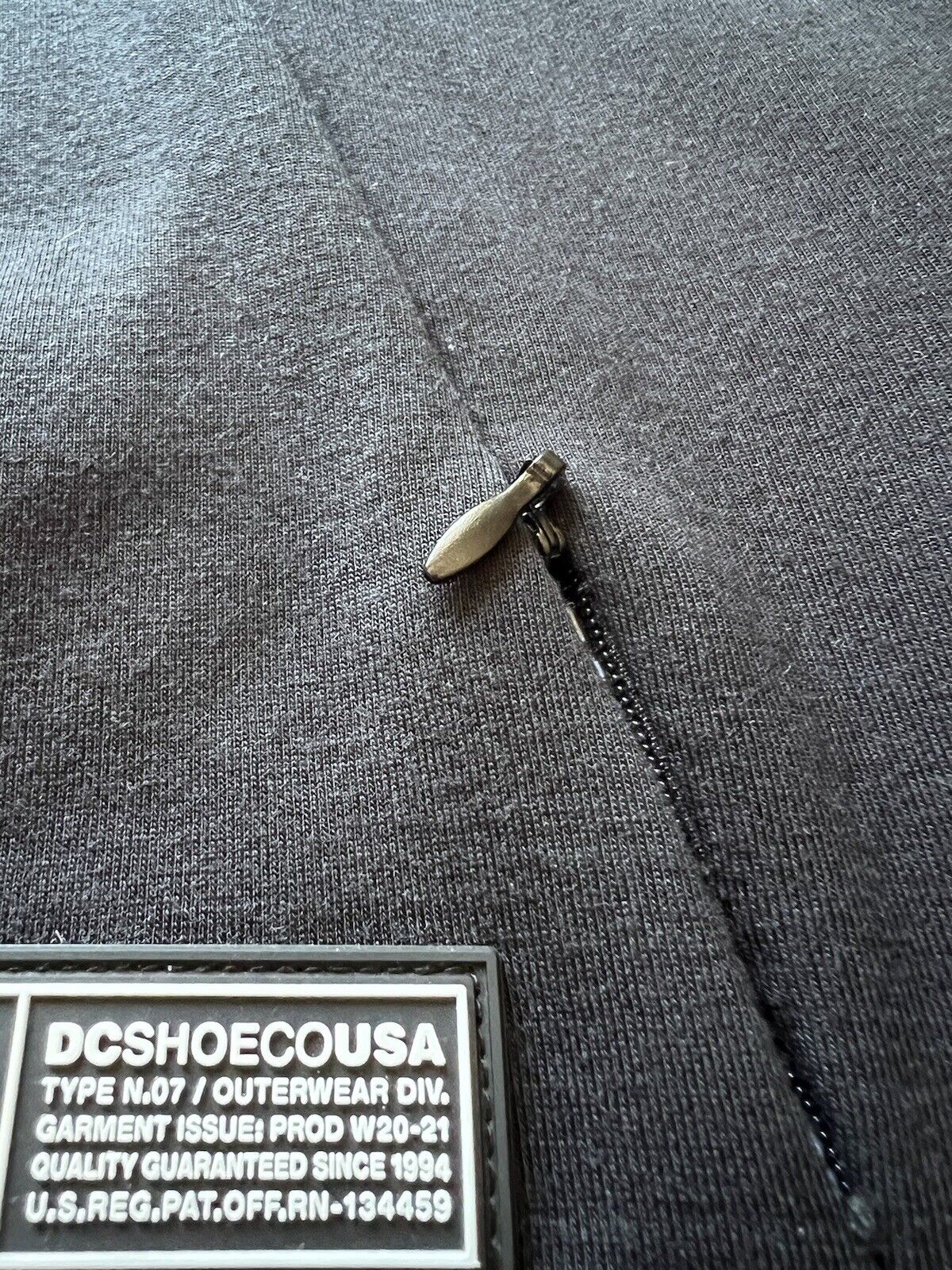 DC SHOES DWR Technical Funnel Zipper Pocket SWEATSHIRT BLACK Snowboard Cinch L - thriftgoblin