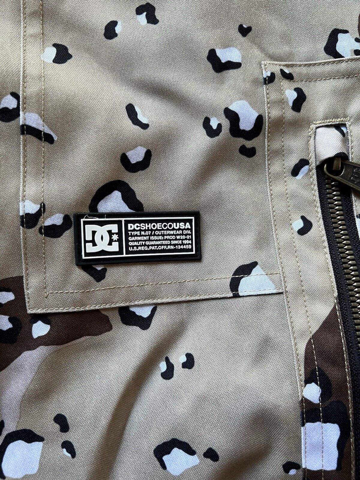 DC SHOES SNOWBOARD PANTS SPLIT CAMO 15k Waterproof Vents Brown Gray Winter Gear - thriftgoblin