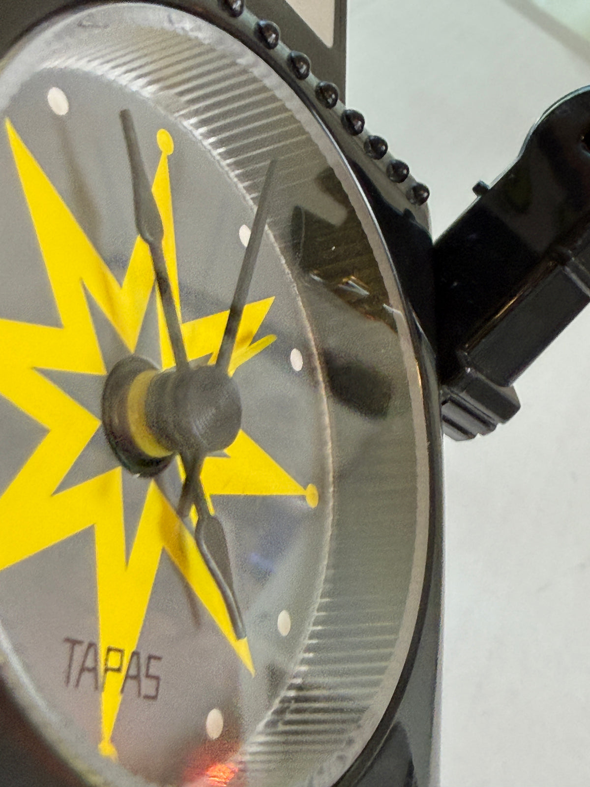 TAPAS Gear Atelier Robot Alarm Clock Black Yellow