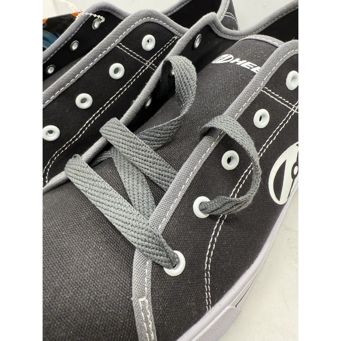 Heelys Men’s Size 11 Black Canvas Skate Shoes With Wheels HES10459 New Adult Fun - thriftgoblin