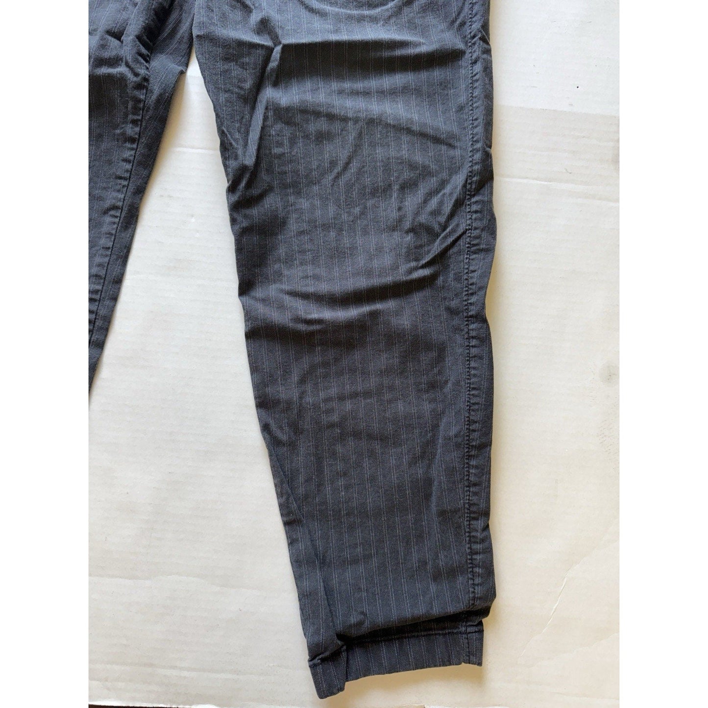 Hollister Epic Flex Taper Pants W33 L32 Gray Pinstripe Men’s Casual Stret - thriftgoblin