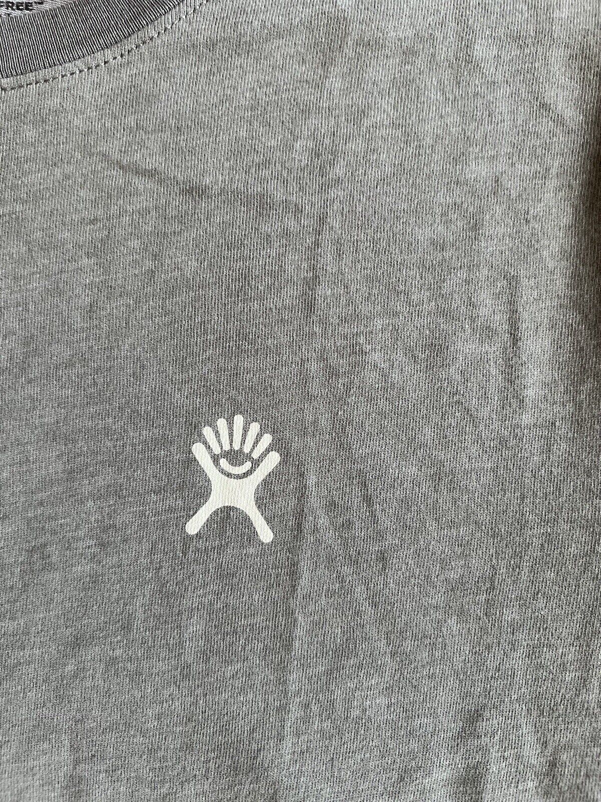 Hydro Flask Women's MOISTURE WICKING Grey Logo T-Shirt Sz XL Hiking Camping SS - thriftgoblin
