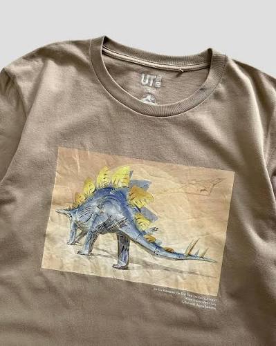 Jurassic World Collab Hajime Sorayama Uniqlo Sand Mens T-Shirt L Stegosaurus - thriftgoblin