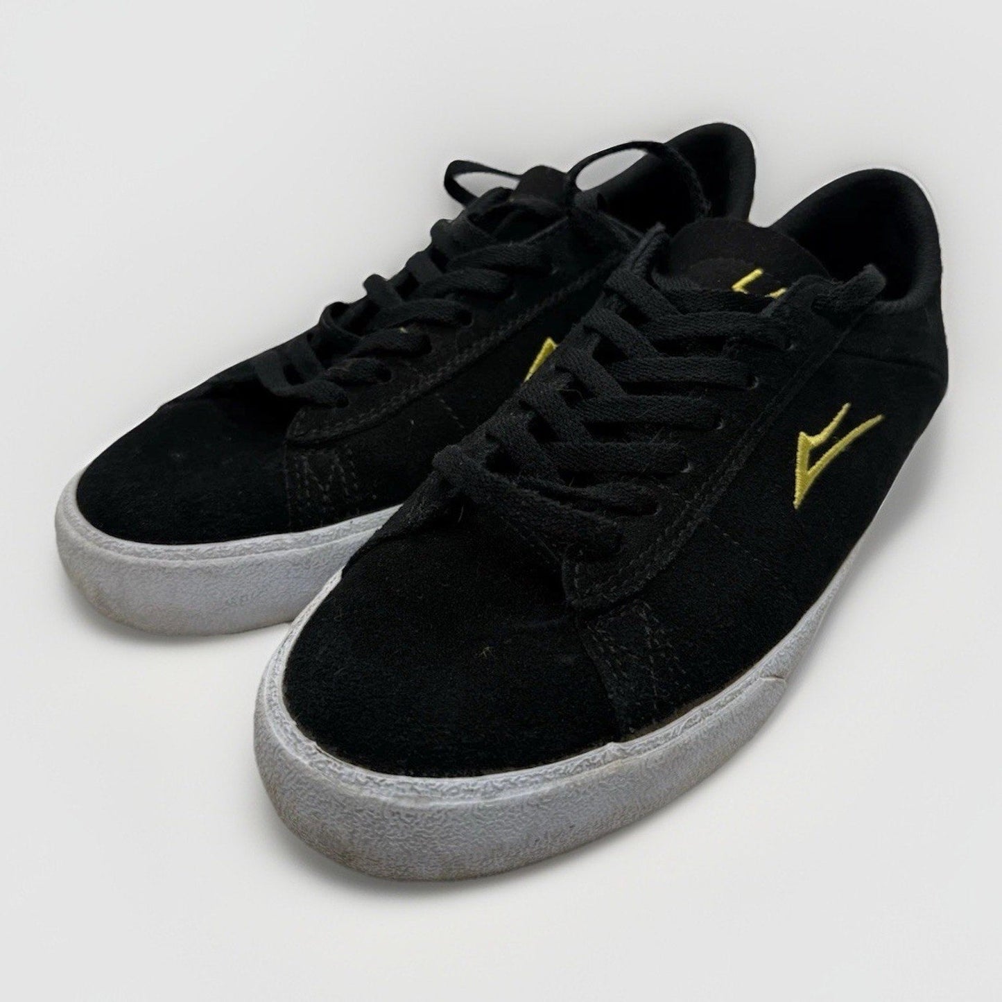 Lakai Newport Black/Gold Suede Skate Shoes – PARA - MOUNT Outsole Skateboard Ollie - thriftgoblin