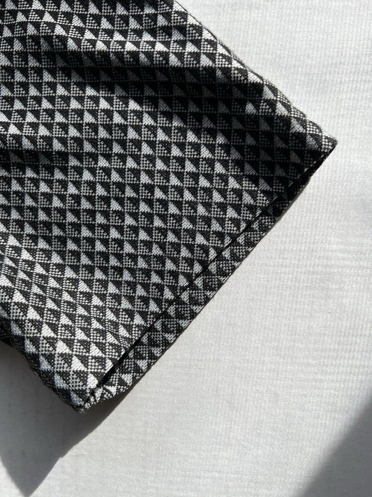 Loalde Geometric Hexagonal Crewneck Tshirt Gray Black Mens Large - thriftgoblin