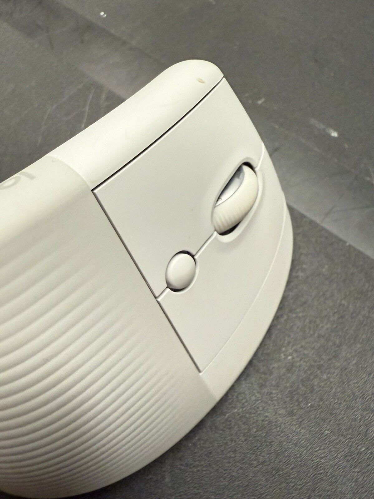 Logitech Lift Vertical Ergonomic Mouse, Wireless - White Comfort Grip Hold - thriftgoblin