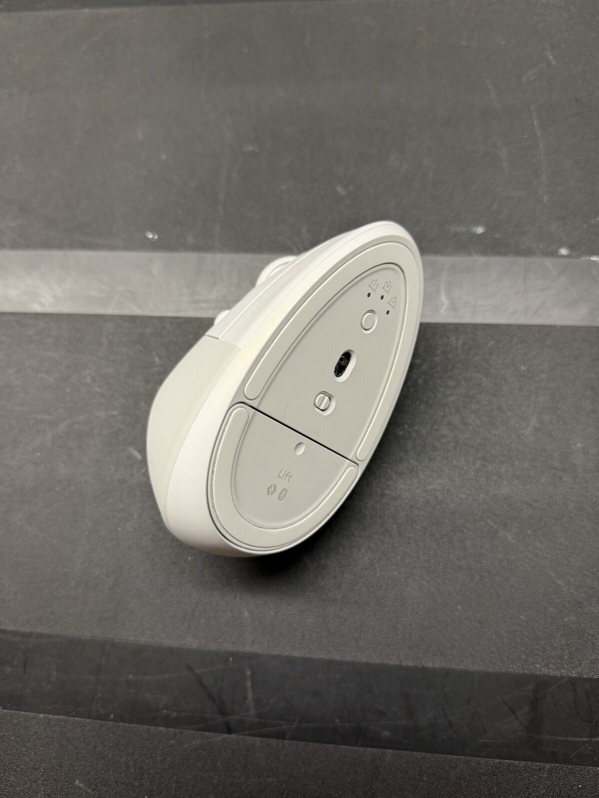 Logitech Lift Vertical Ergonomic Mouse, Wireless - White Comfort Grip Hold - thriftgoblin