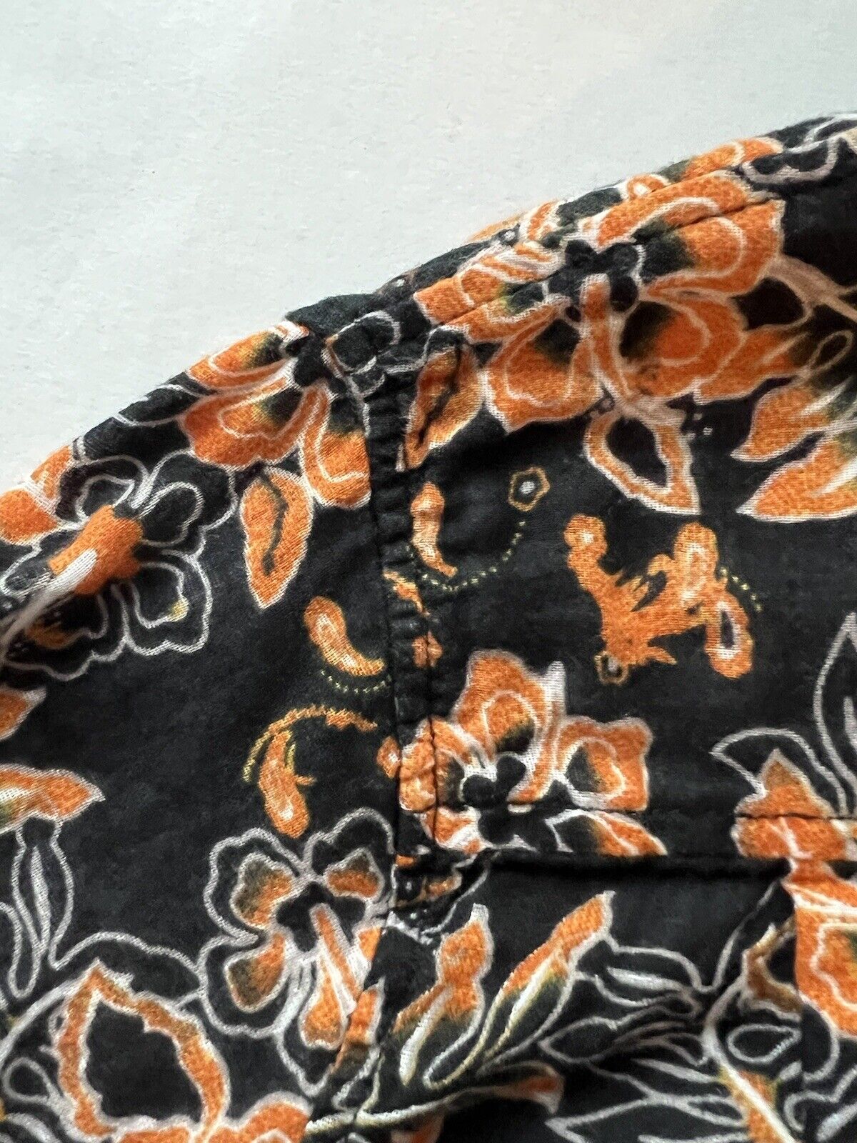 Margaritaville Orange And Black Button Up Shirt Awesome Halloween Hawaii Floral - thriftgoblin