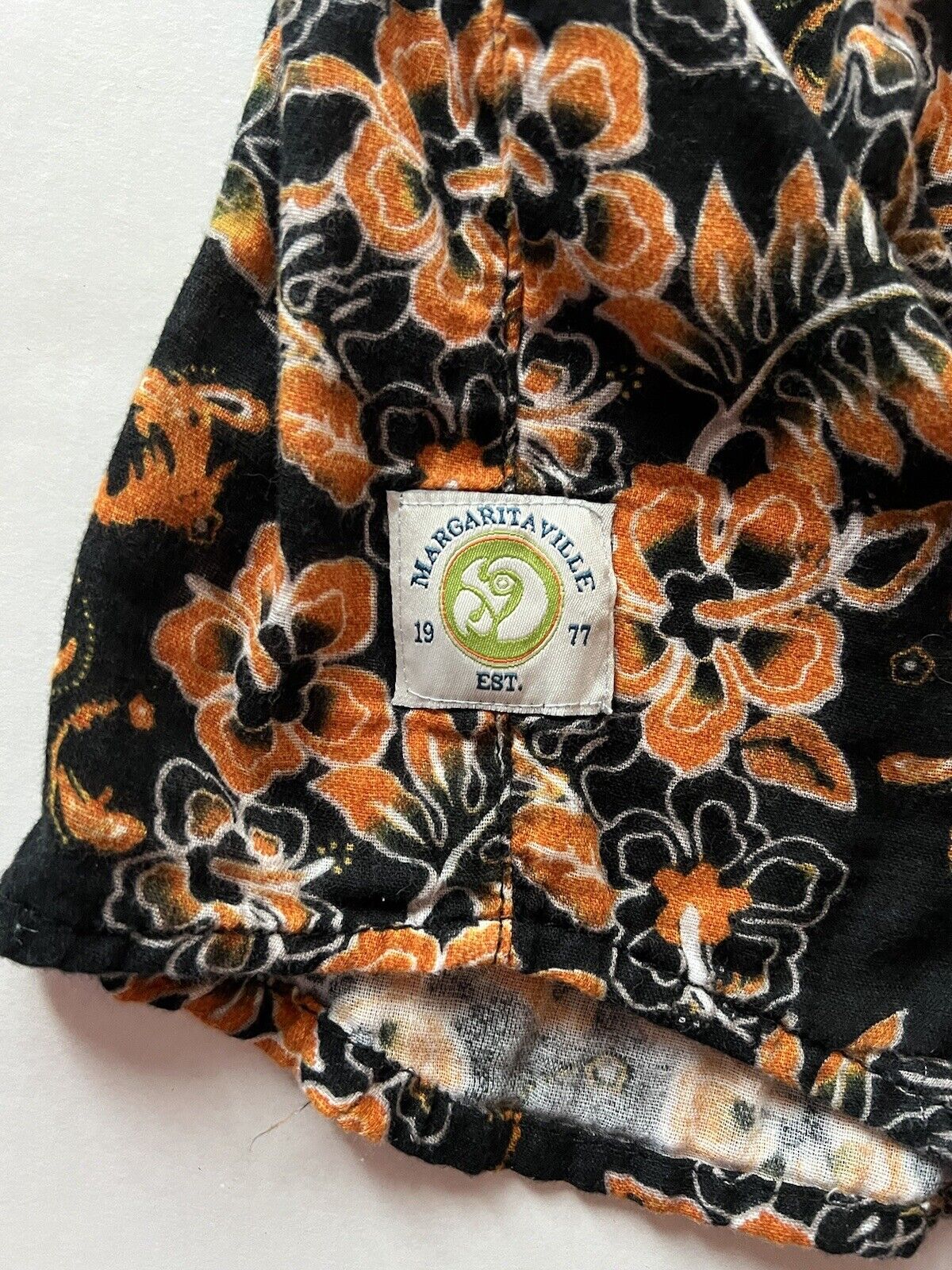 Margaritaville Orange And Black Button Up Shirt Awesome Halloween Hawaii Floral - thriftgoblin