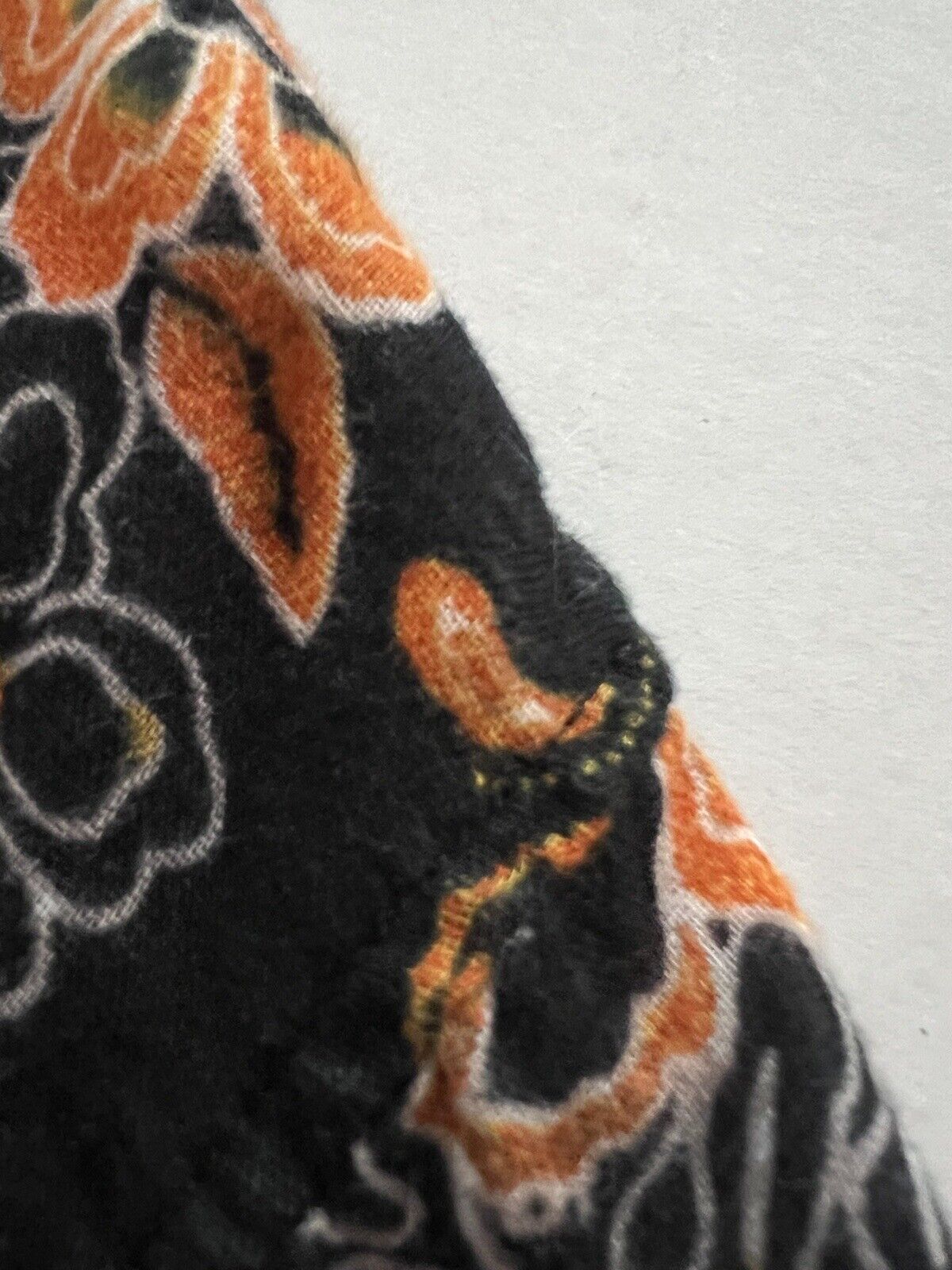 Margaritaville Orange And Black Button Up Shirt Awesome Halloween Hawaii Floral - thriftgoblin