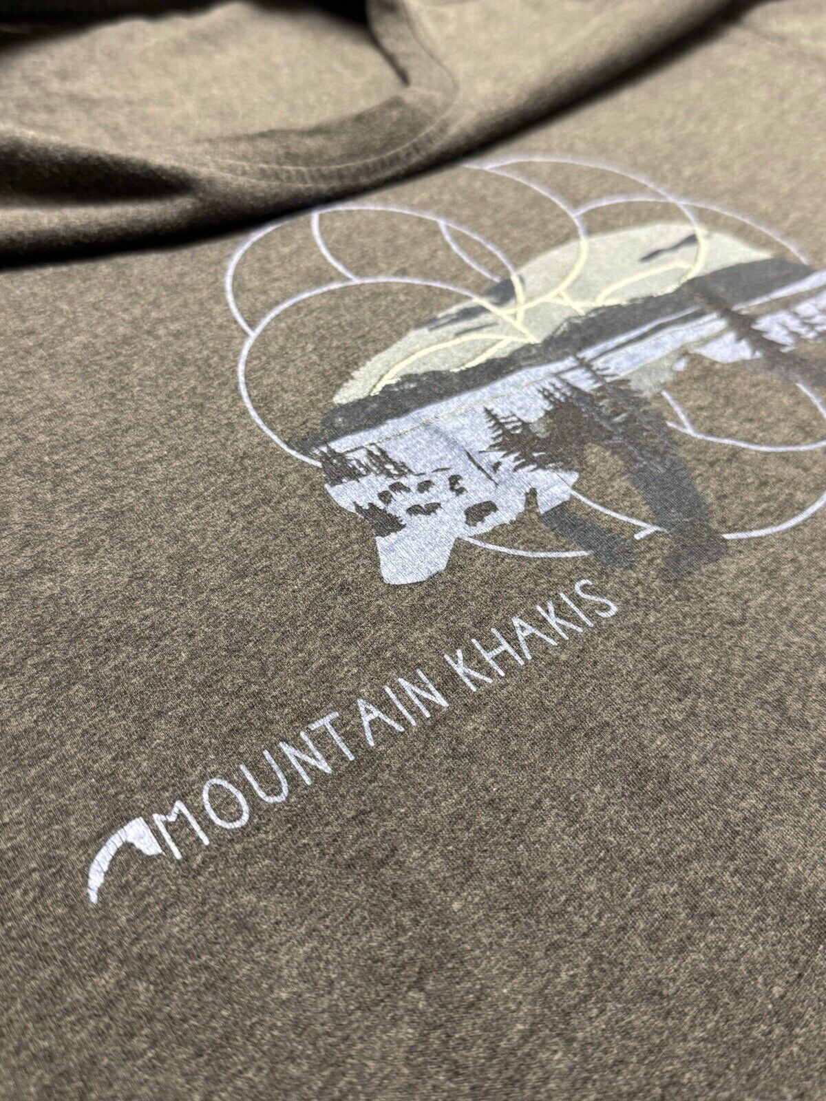 Mountain Khakis Mens Shirt Large Tee Gray Wolf Mandala Cotton Outdoor Nature Top - thriftgoblin