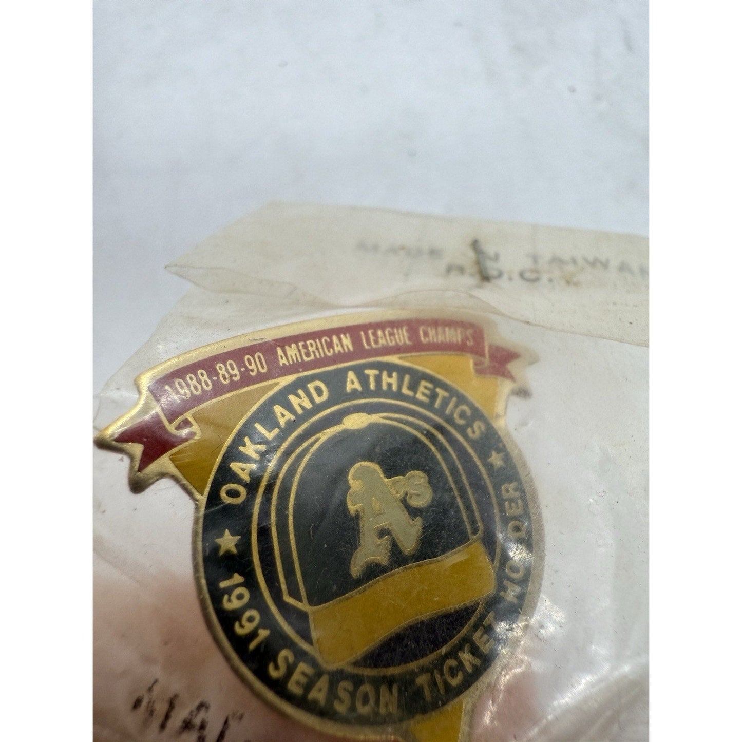 NEW 1991 Oakland A's Athletics Season Ticket Holder Pin World Series Elephant SAC - thriftgoblin