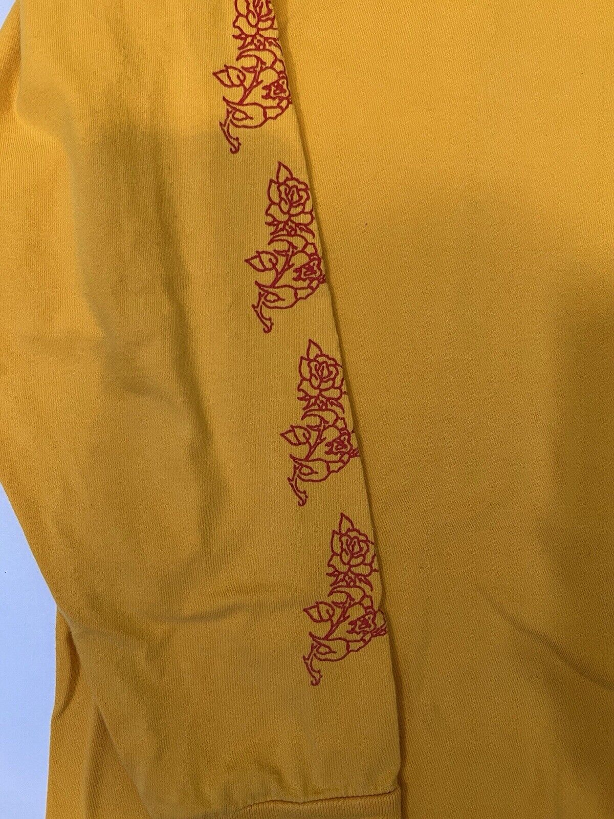 OBEY Scorpion Roses Shirt Men Large Gold Long Sleeve Crewneck Graphic Logo - thriftgoblin