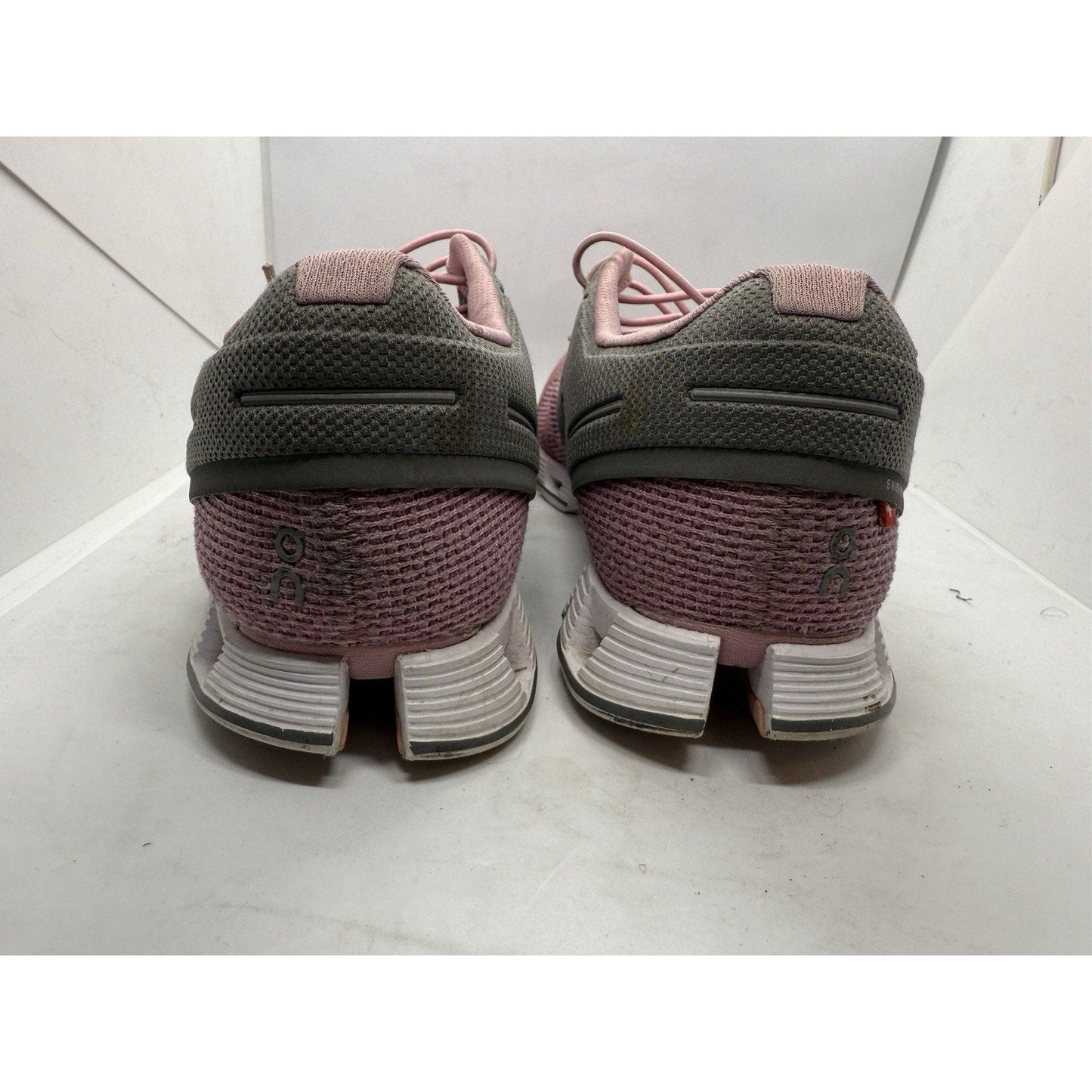 On Cloud 2.0 Women’s Running Shoes – Size US 7.5 Trainer Pink & Gray Pickle Hoka - thriftgoblin