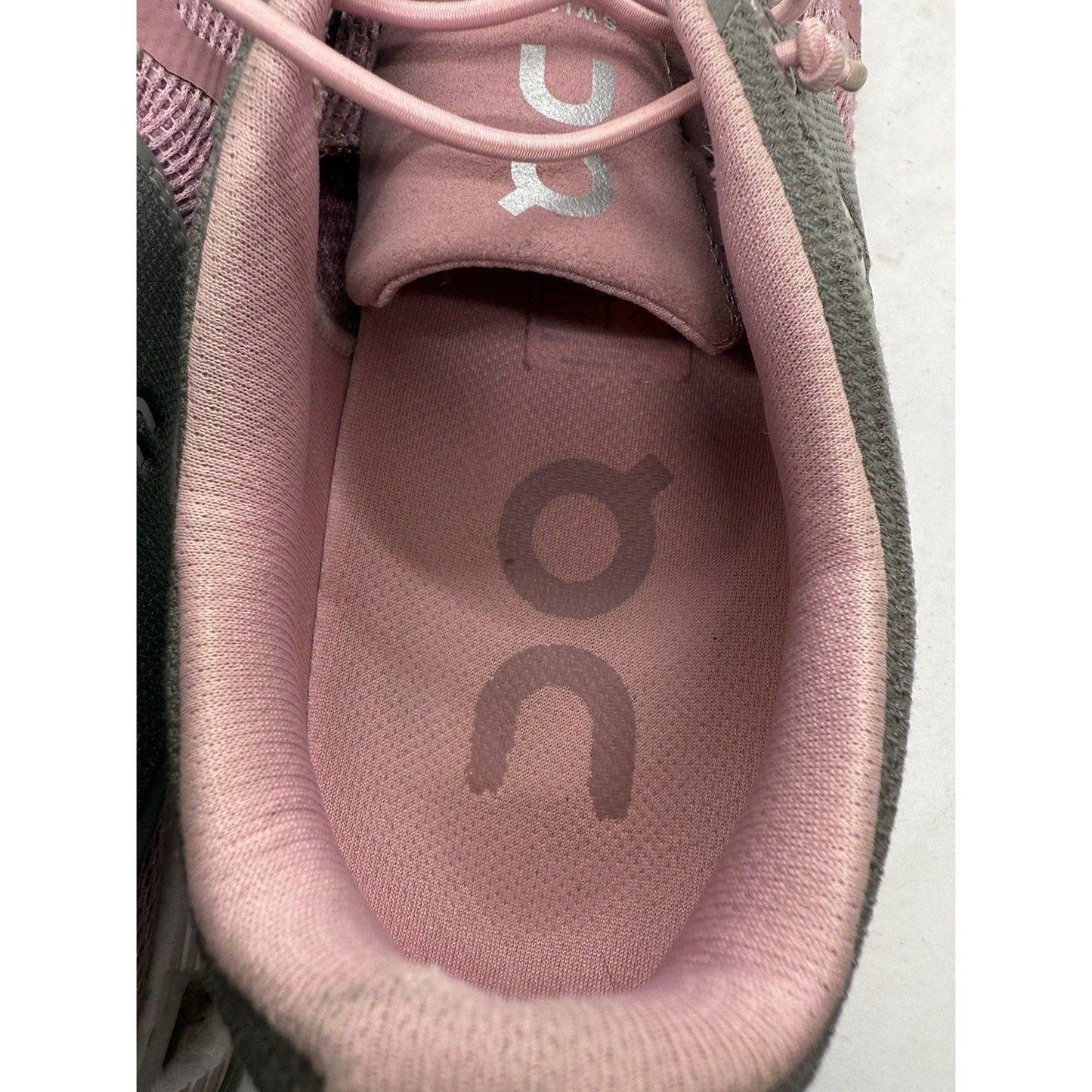 On Cloud 2.0 Women’s Running Shoes – Size US 7.5 Trainer Pink & Gray Pickle Hoka - thriftgoblin