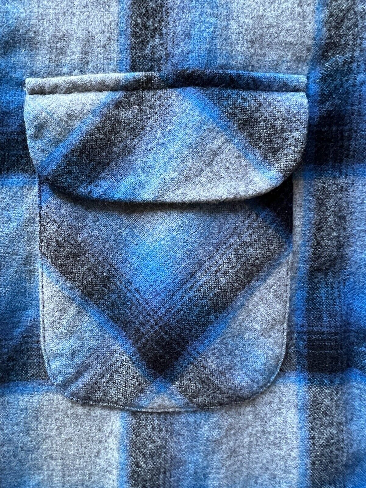 Pendleton The Original Board Shirt Mens Medium USA Virgin Wool Plaid Button Down - thriftgoblin
