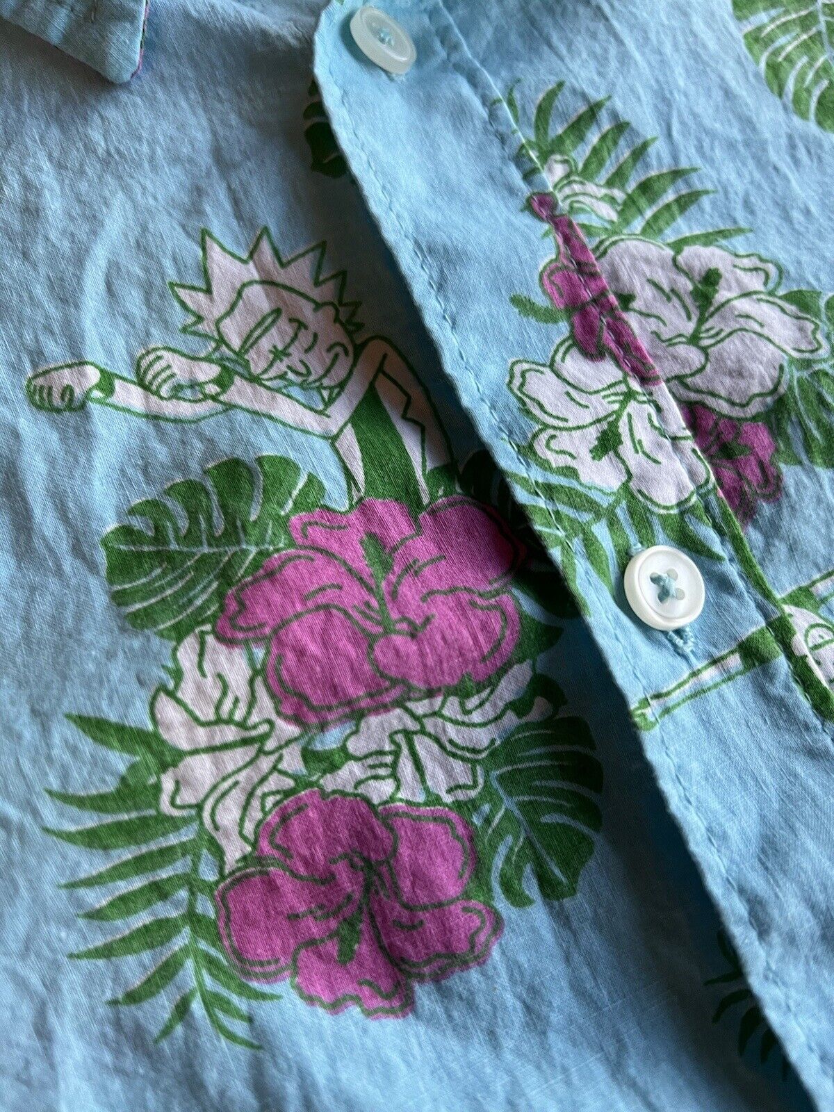 Rick and Morty Blue Hawaiian Floral Button Up Adult Swim Dancing. Squanchy! - thriftgoblin