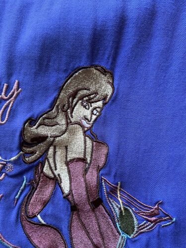Tommy Bahama Straight Up With A Twist Embroidered PinUp Girl Men's Silk shirt - thriftgoblin