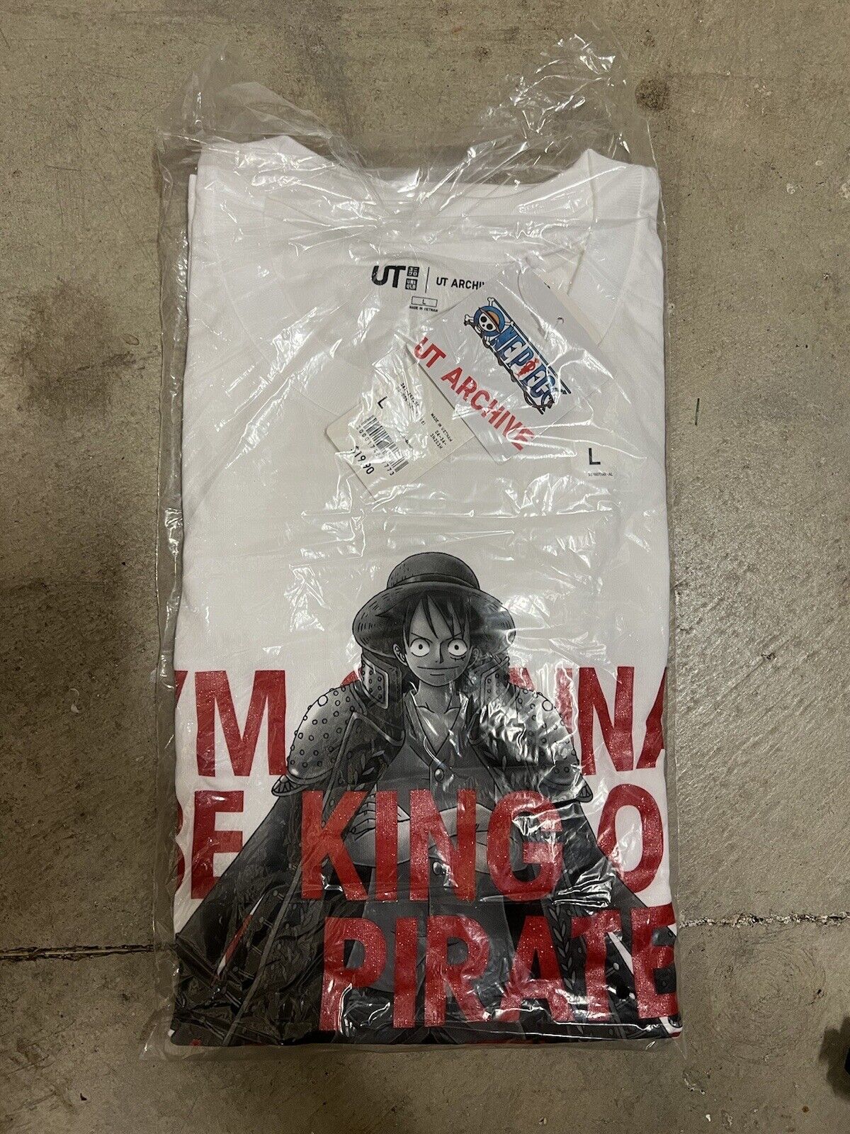 Uniqlo UT One Piece Luffy King Of Pirates Graphic T Shirt Size L Anime Manga - thriftgoblin