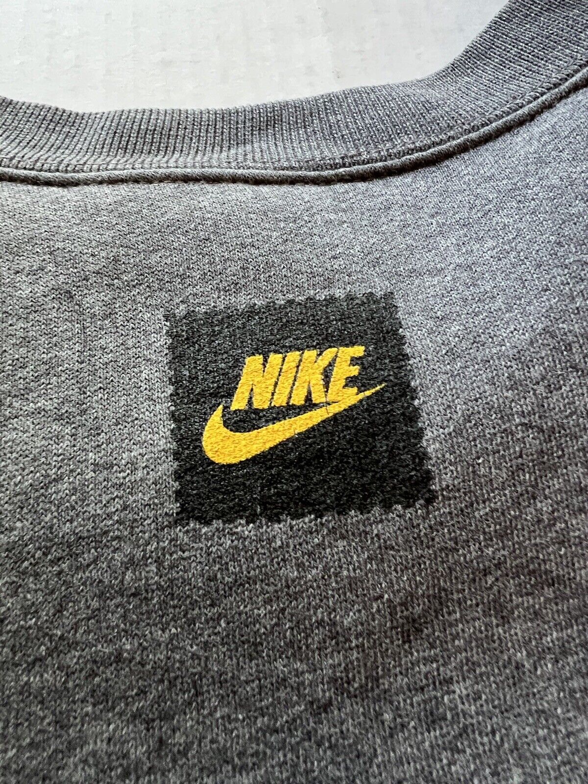 Vintage Nike Sweatshirt Men’s L Pullover Fleece Grey Activewear Y2K - thriftgoblin