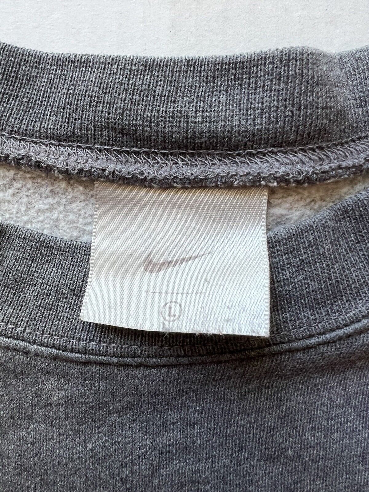 Vintage Nike Sweatshirt Men’s L Pullover Fleece Grey Activewear Y2K - thriftgoblin