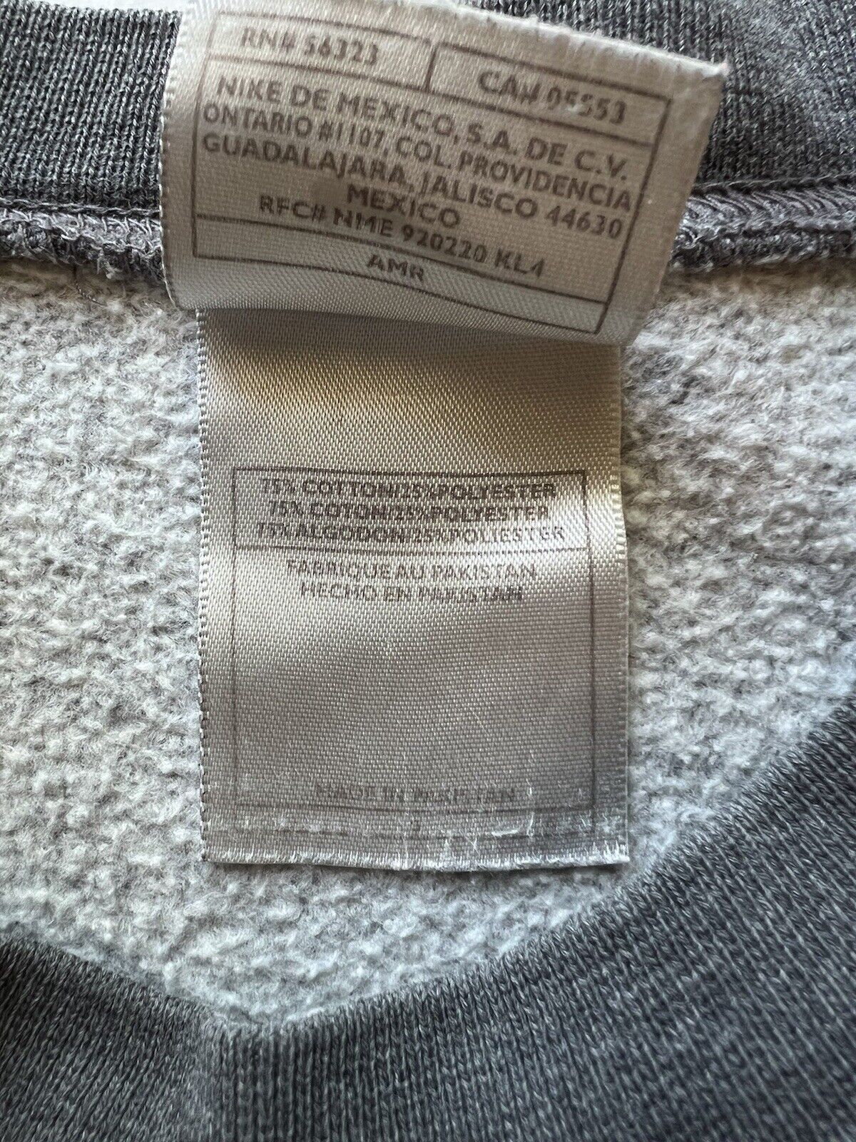 Vintage Nike Sweatshirt Men’s L Pullover Fleece Grey Activewear Y2K - thriftgoblin