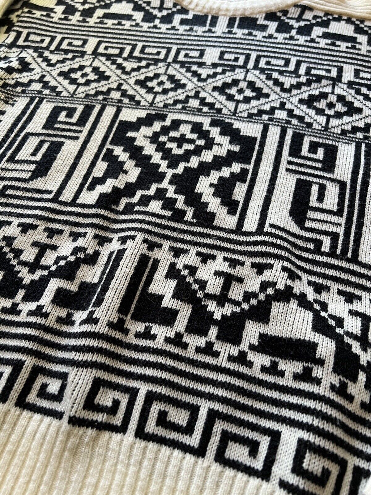 Vintage TJW Mervyn’s Black Geometric Acrylic Wool Sweater Crewneck 80s L Mens - thriftgoblin