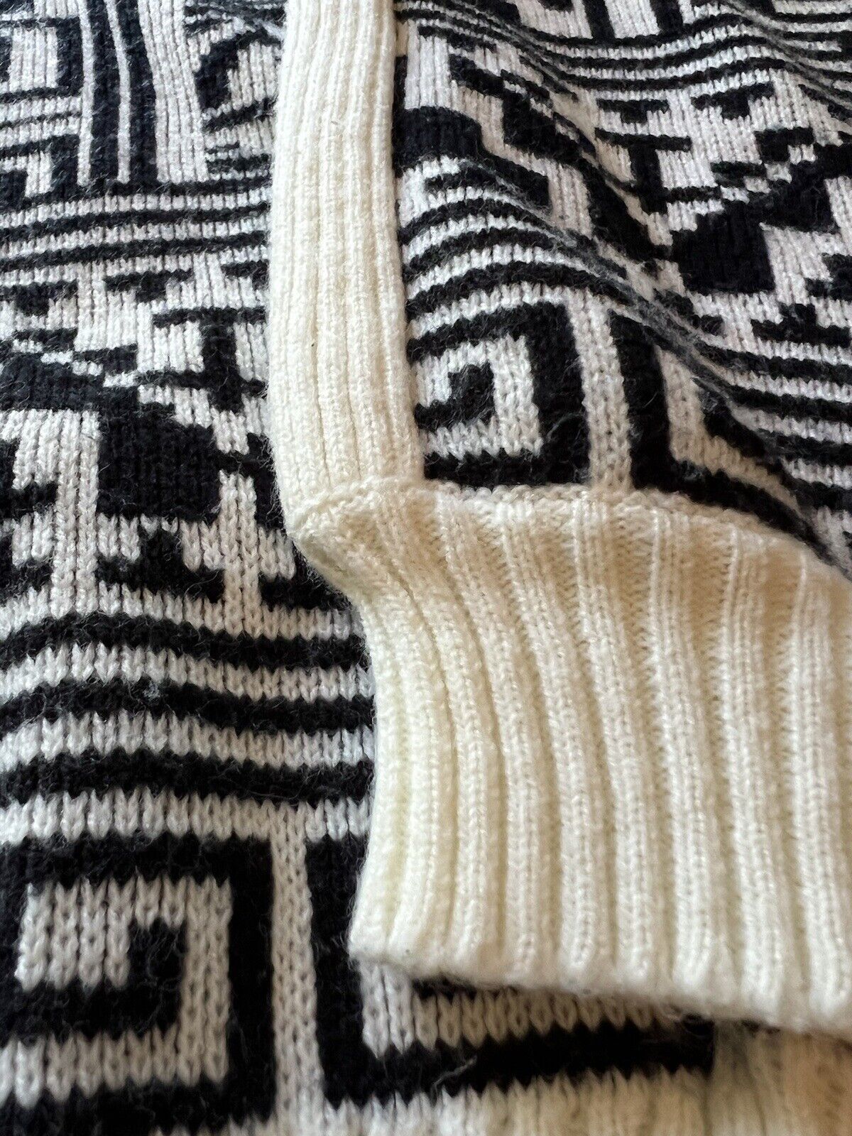 Vintage TJW Mervyn’s Black Geometric Acrylic Wool Sweater Crewneck 80s L Mens - thriftgoblin