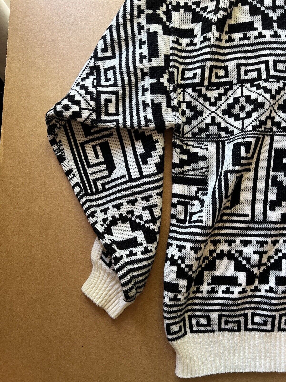 Vintage TJW Mervyn’s Black Geometric Acrylic Wool Sweater Crewneck 80s L Mens - thriftgoblin