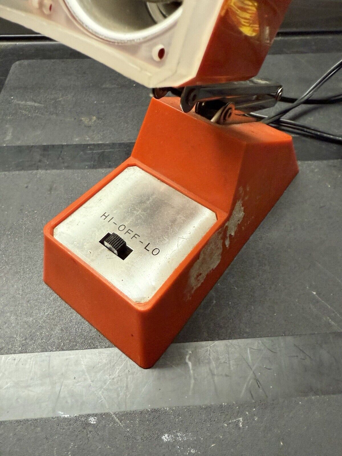 Vintage Windsor RARE High Intensity Folding Adjustable Pyramid Lamp L 10 Orange - thriftgoblin