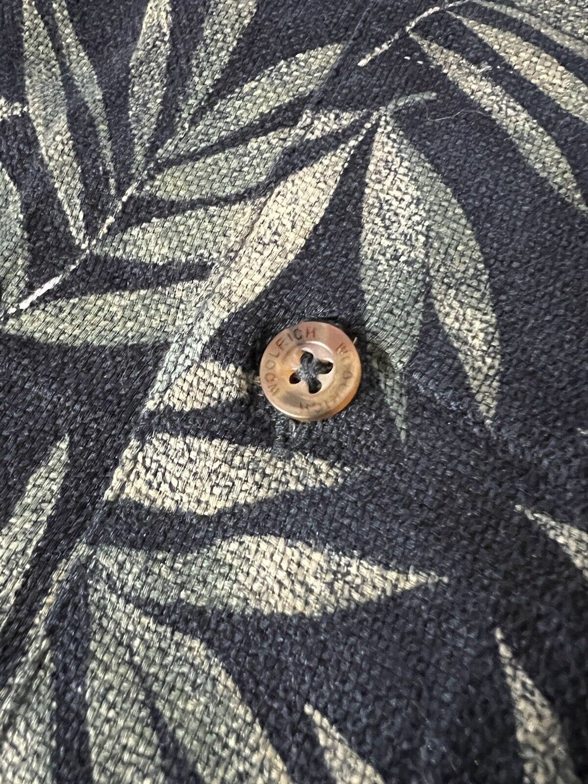WOOLRICH Hawaii Shirt Blue Palm Trees Boats Mens Large s/s Button Up Woven - thriftgoblin