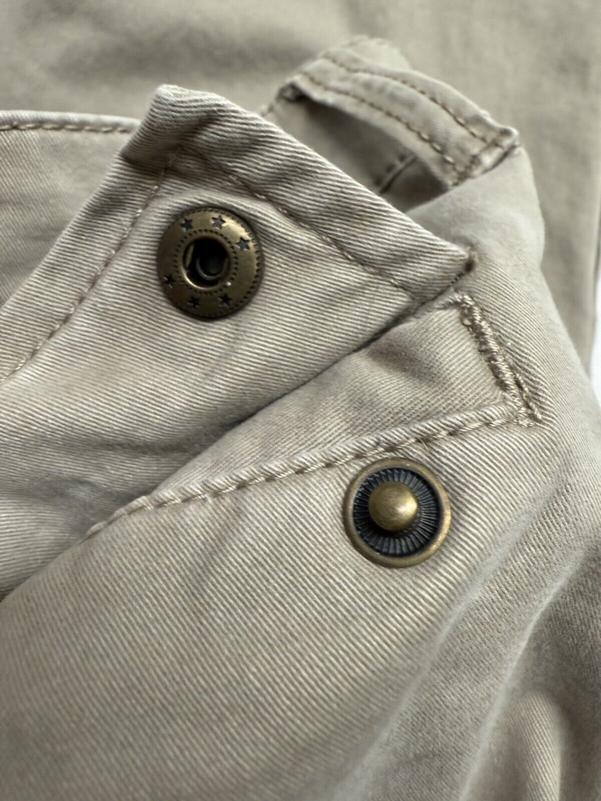 Sonoma Cargo Pant Slim Straight Womens 2 Tan Khaki Comfy Buttons Zipper Pockets