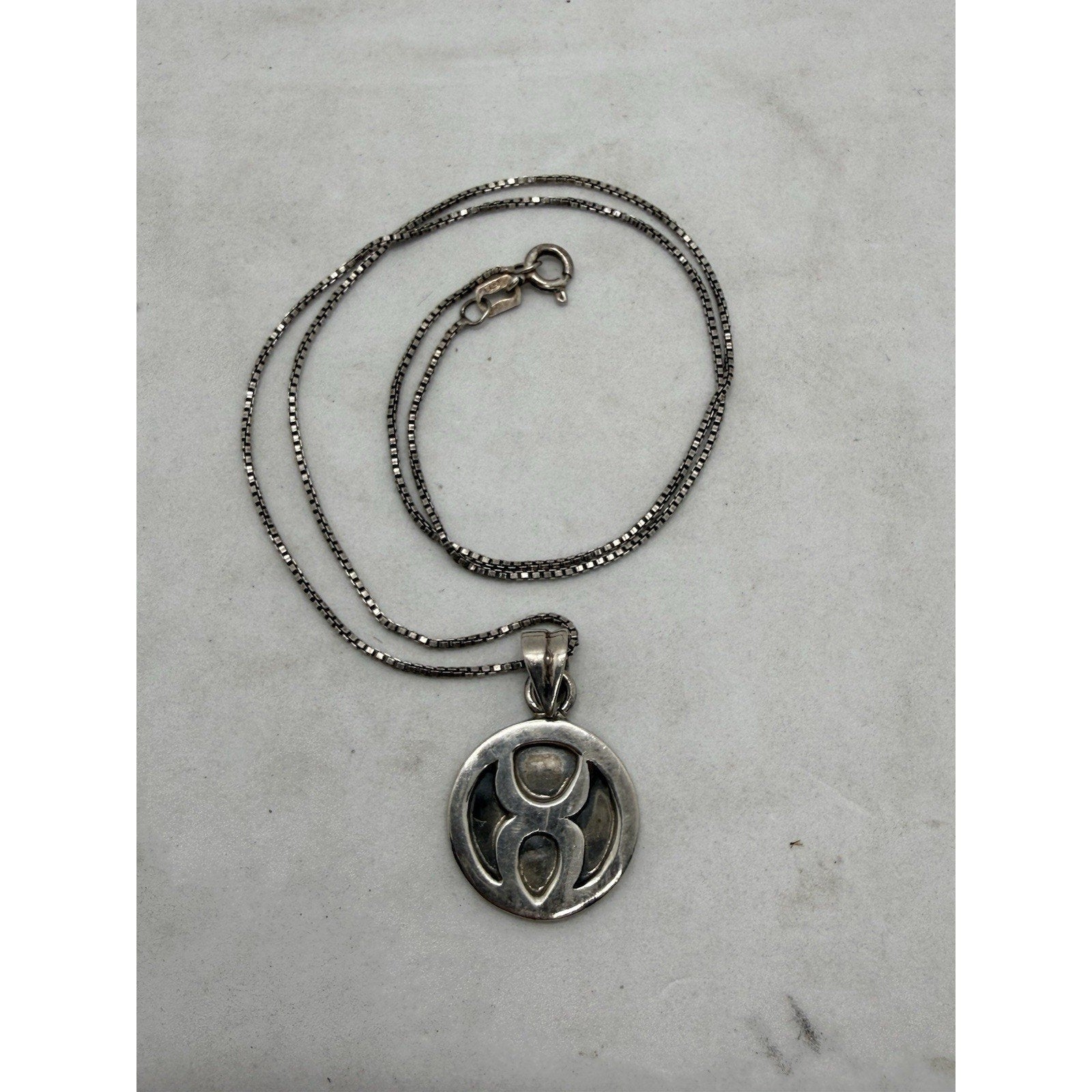 925 Sterling Silver Tomoe Pendant Necklace 18” Chain 7g Circular Crest Symbol - thriftgoblin