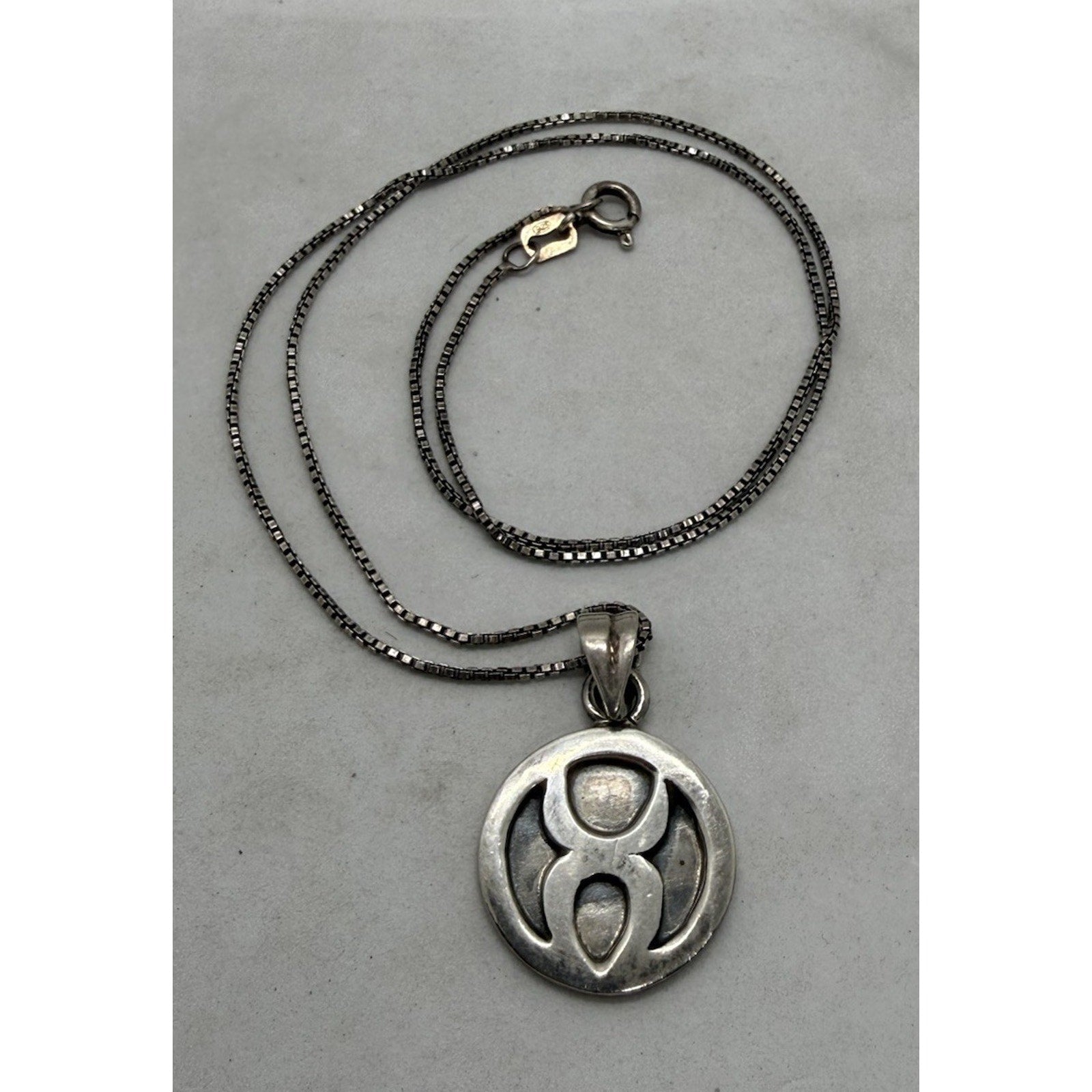 925 Sterling Silver Tomoe Pendant Necklace 18” Chain 7g Circular Crest Symbol - thriftgoblin