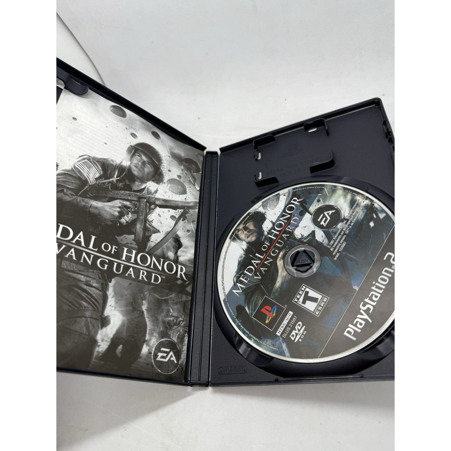 Medal of Honor: Vanguard (Sony PlayStation 2, 2007) Complete CIB - Tested WwII