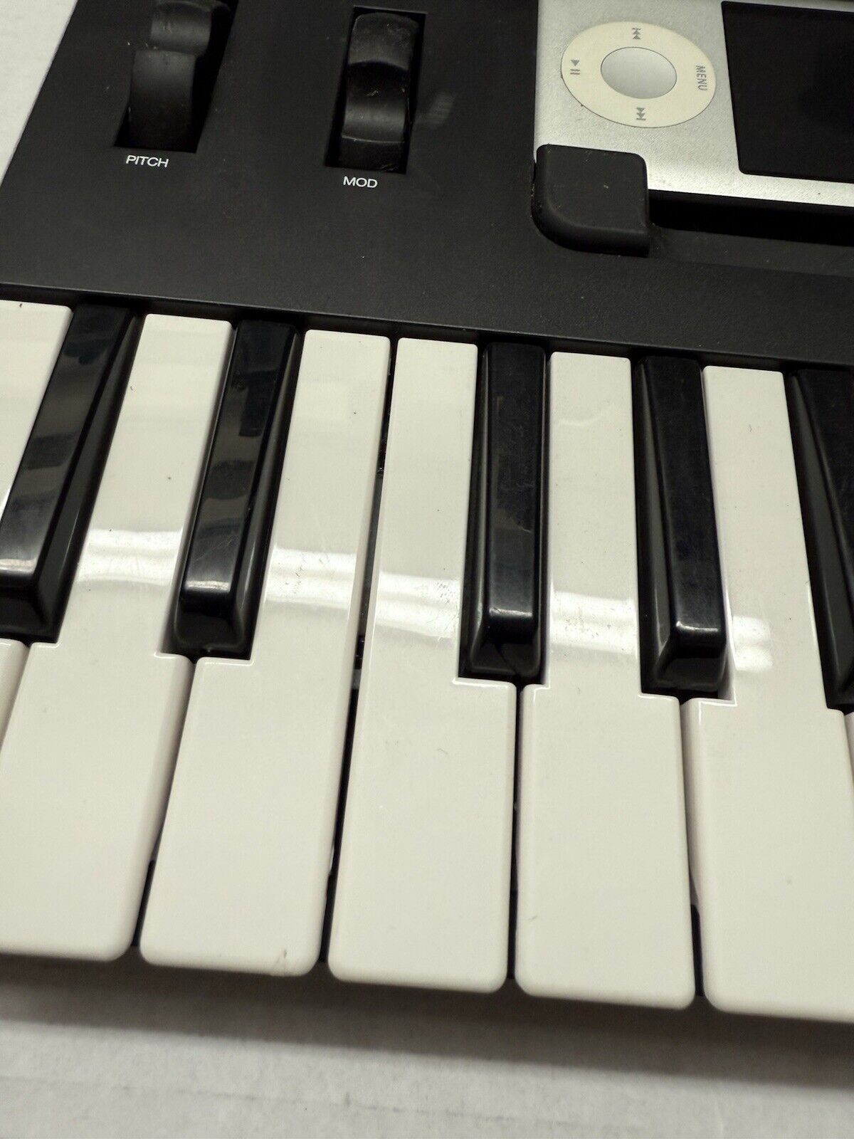 Akai SynthStation 25 iPad MIDI Portable Keyboard Controller Synth Station - thriftgoblin