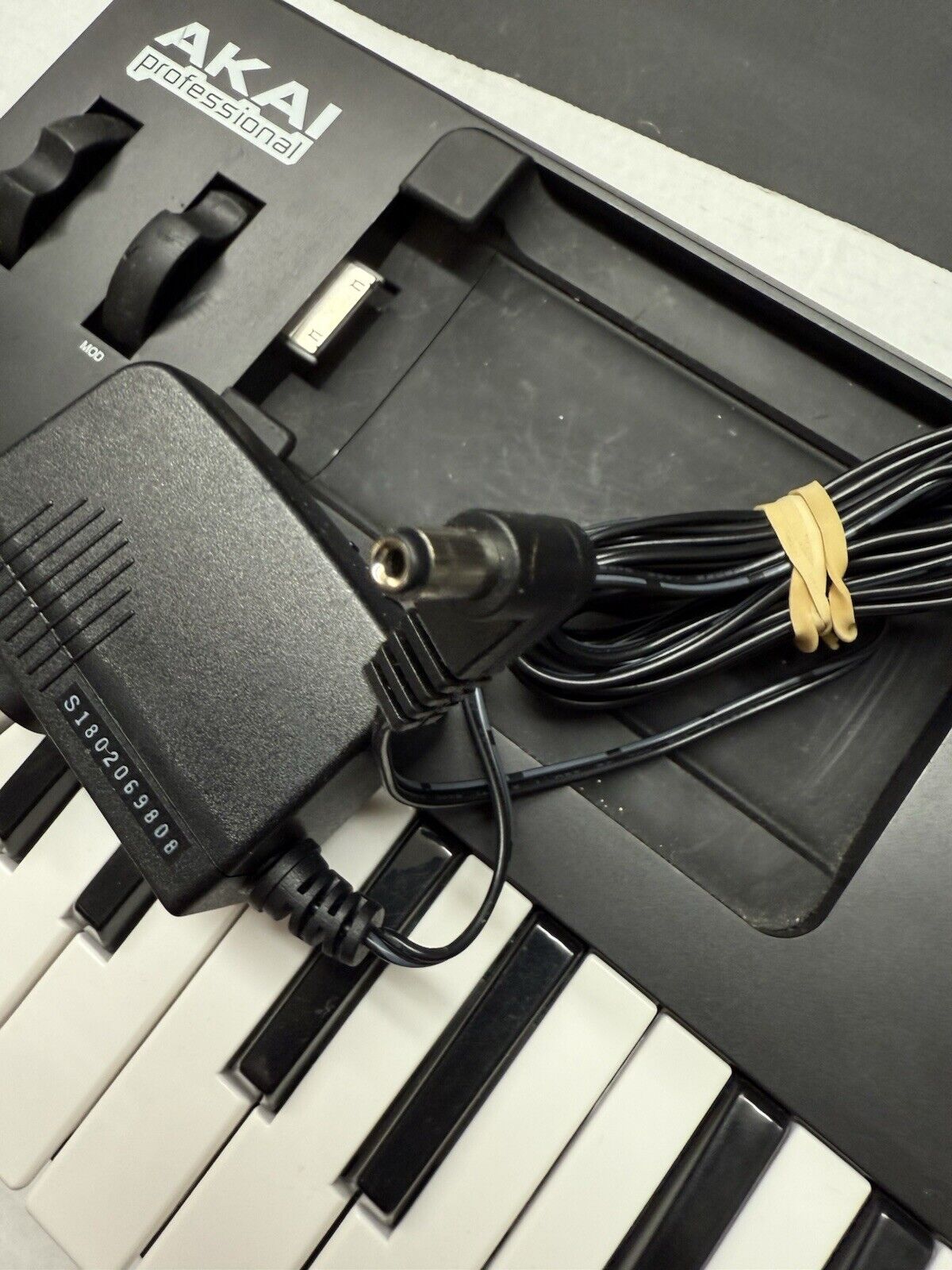 Akai SynthStation 25 iPad MIDI Portable Keyboard Controller Synth Station - thriftgoblin