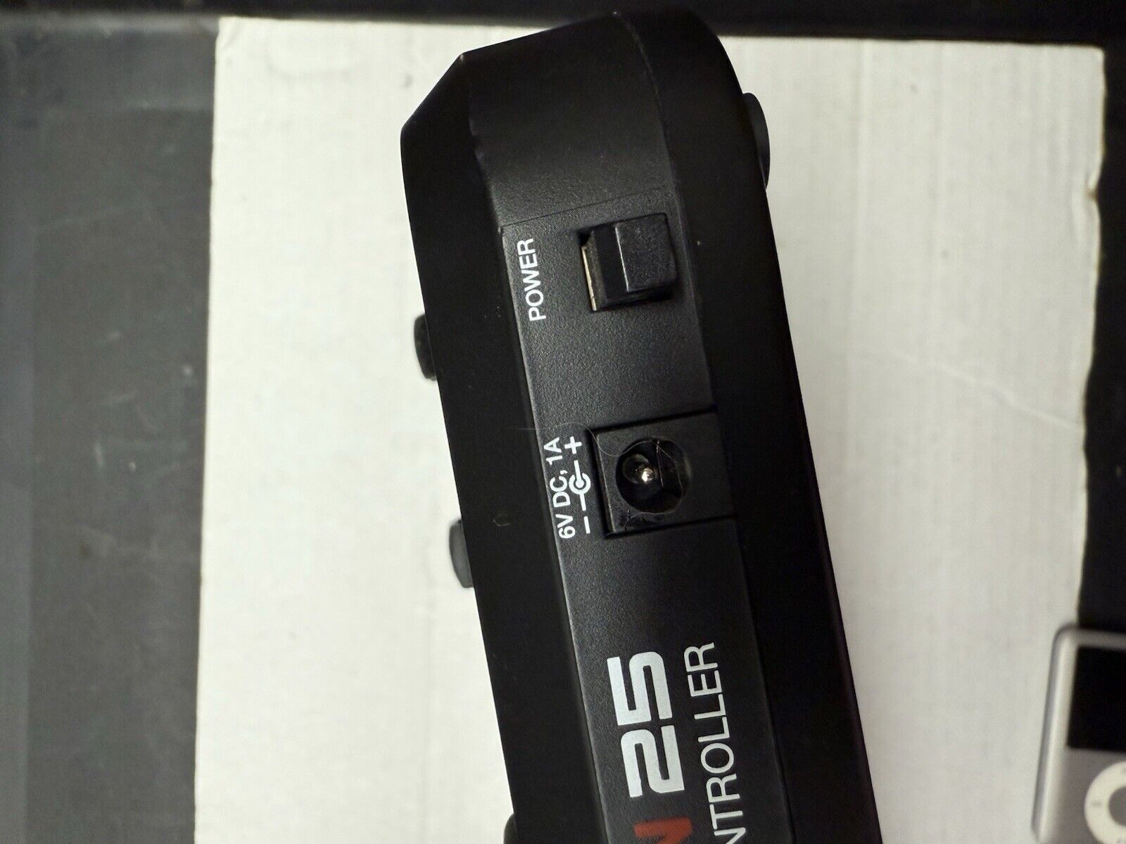 Akai SynthStation 25 iPad MIDI Portable Keyboard Controller Synth Station - thriftgoblin