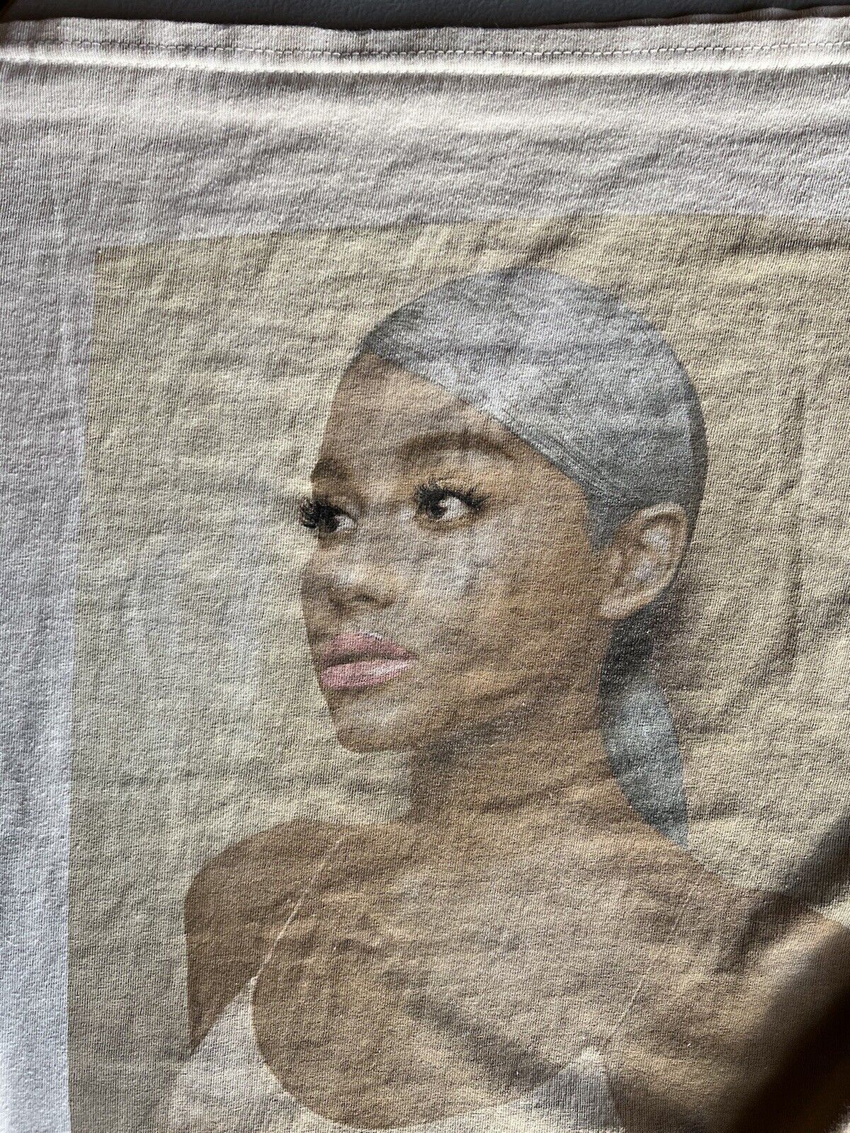 Ariana Grande Cream Womens Small Tour Sweetener Portrait Pic Official Merch - thriftgoblin
