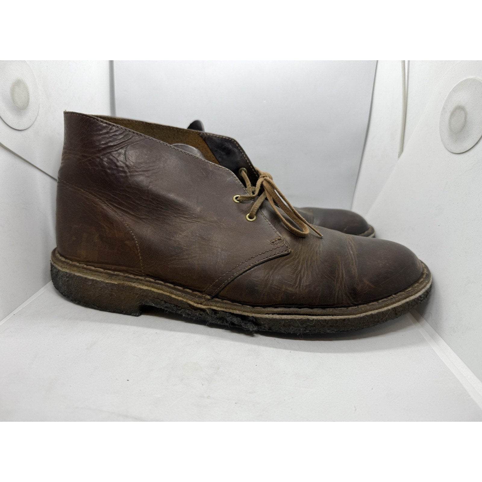 Clarks Originals Desert Chukka Boot 26101682 M 11 Brown Leather Gum Sole Shoes - thriftgoblin