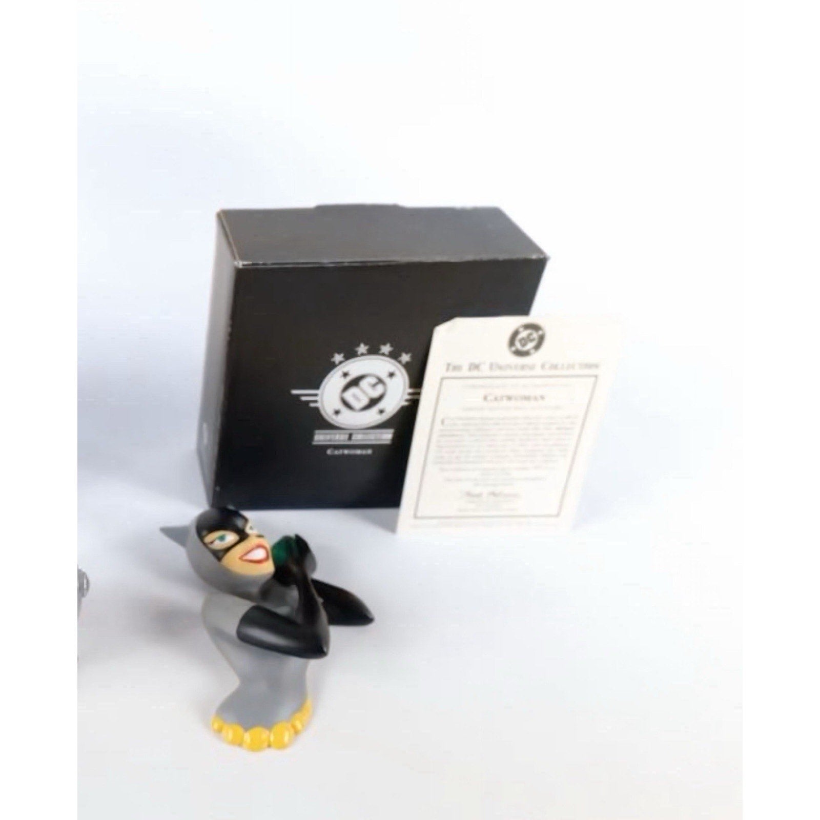 DC Direct Catwoman Wall Sculpture 2000 LE/3500 Box & COA | Batman Animated Femme - thriftgoblin