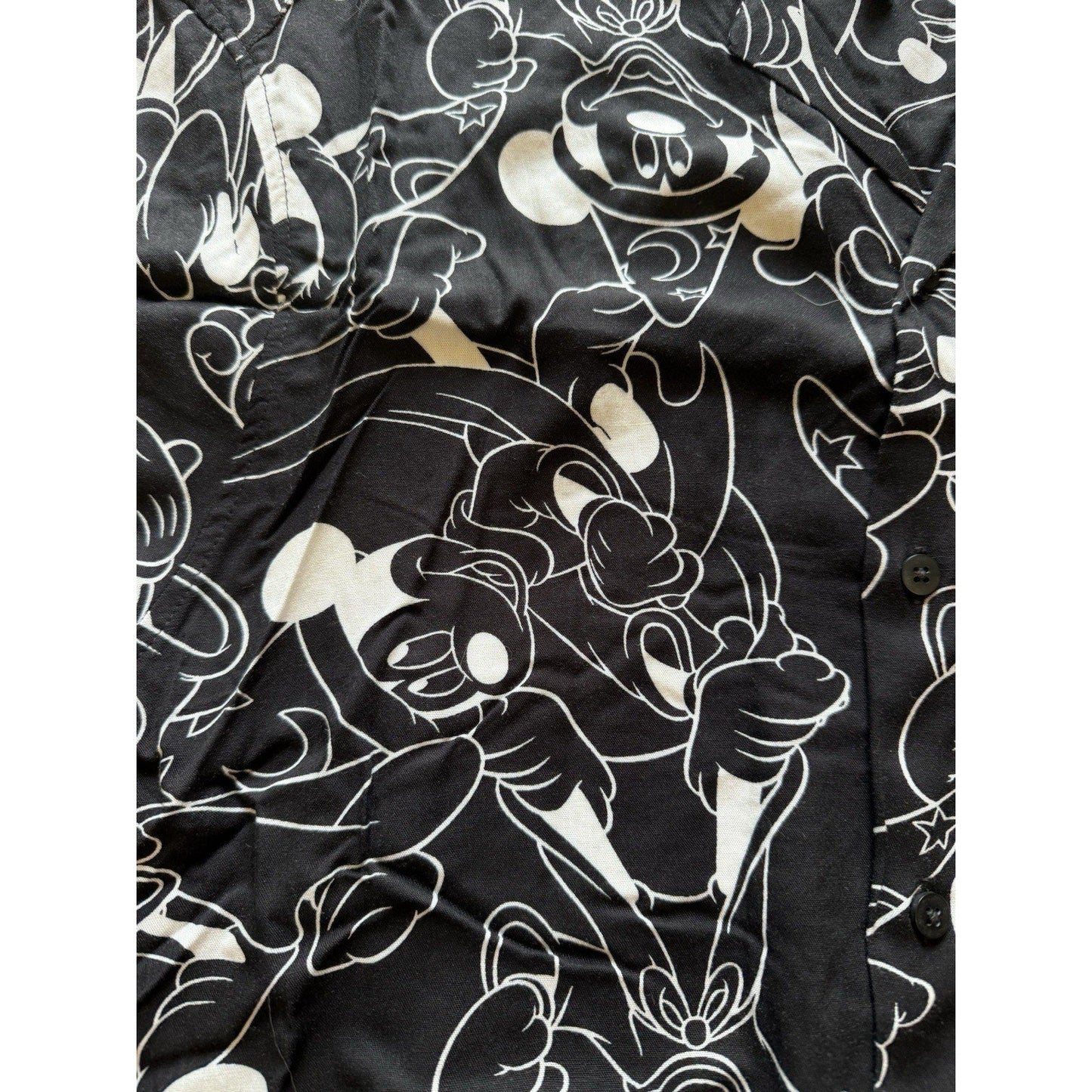 Disney Divided Men’s Size XL Shirt Black White Patterned Mickey Mouse Sorcerer - thriftgoblin