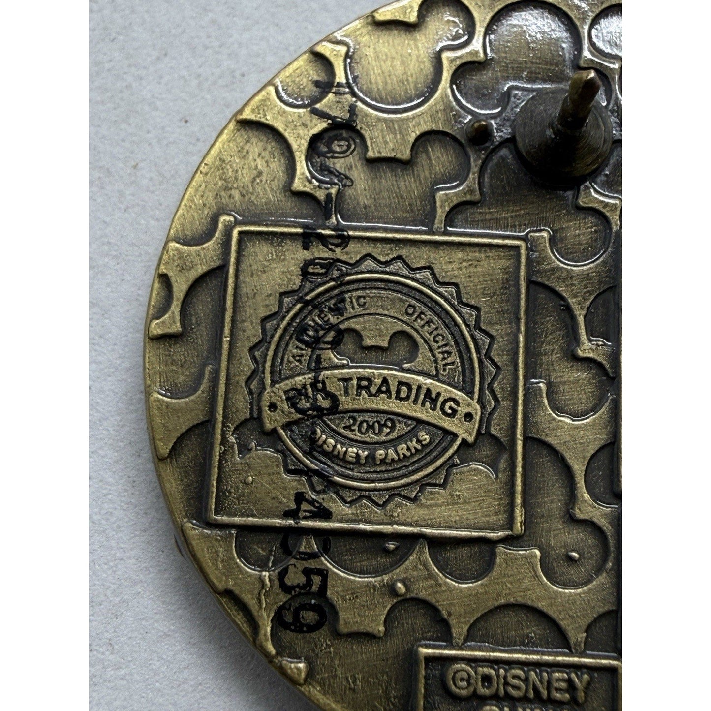 Disney DLR Haunted Mansion O'Pin House Pocket Watch 13 Hour Clock Pin 2009 70097 - thriftgoblin