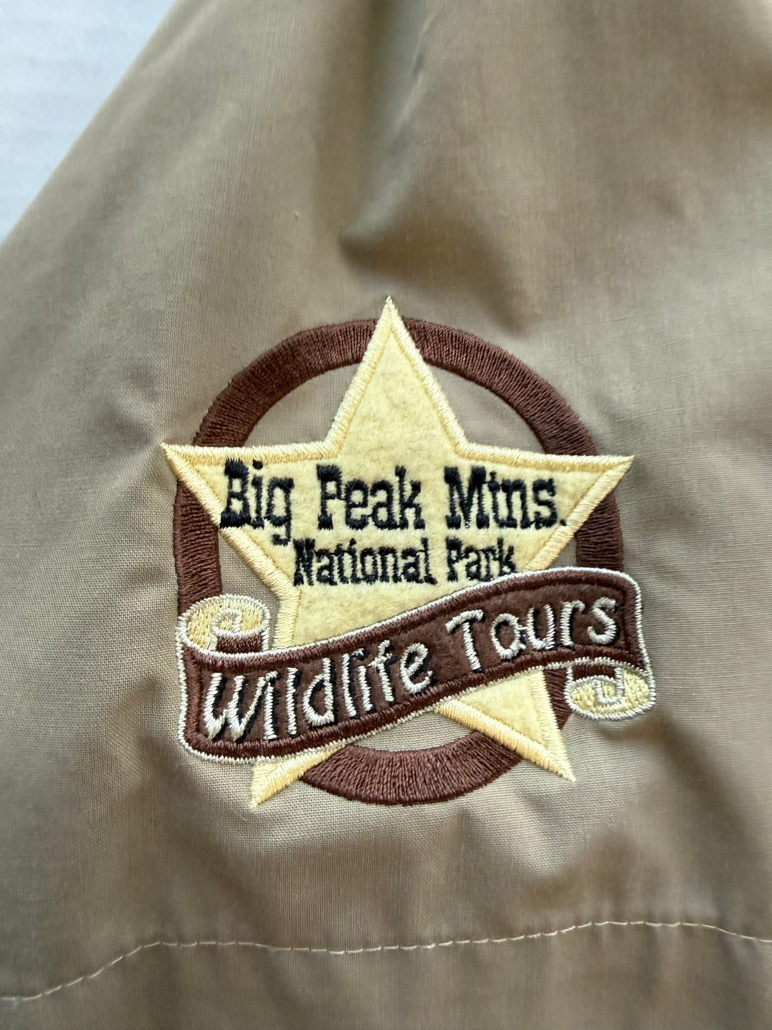 Disneyland Resort Ranger Rabbit Trail Rides Cast Member Shirt Jessica Rabbit XL - thriftgoblinTops