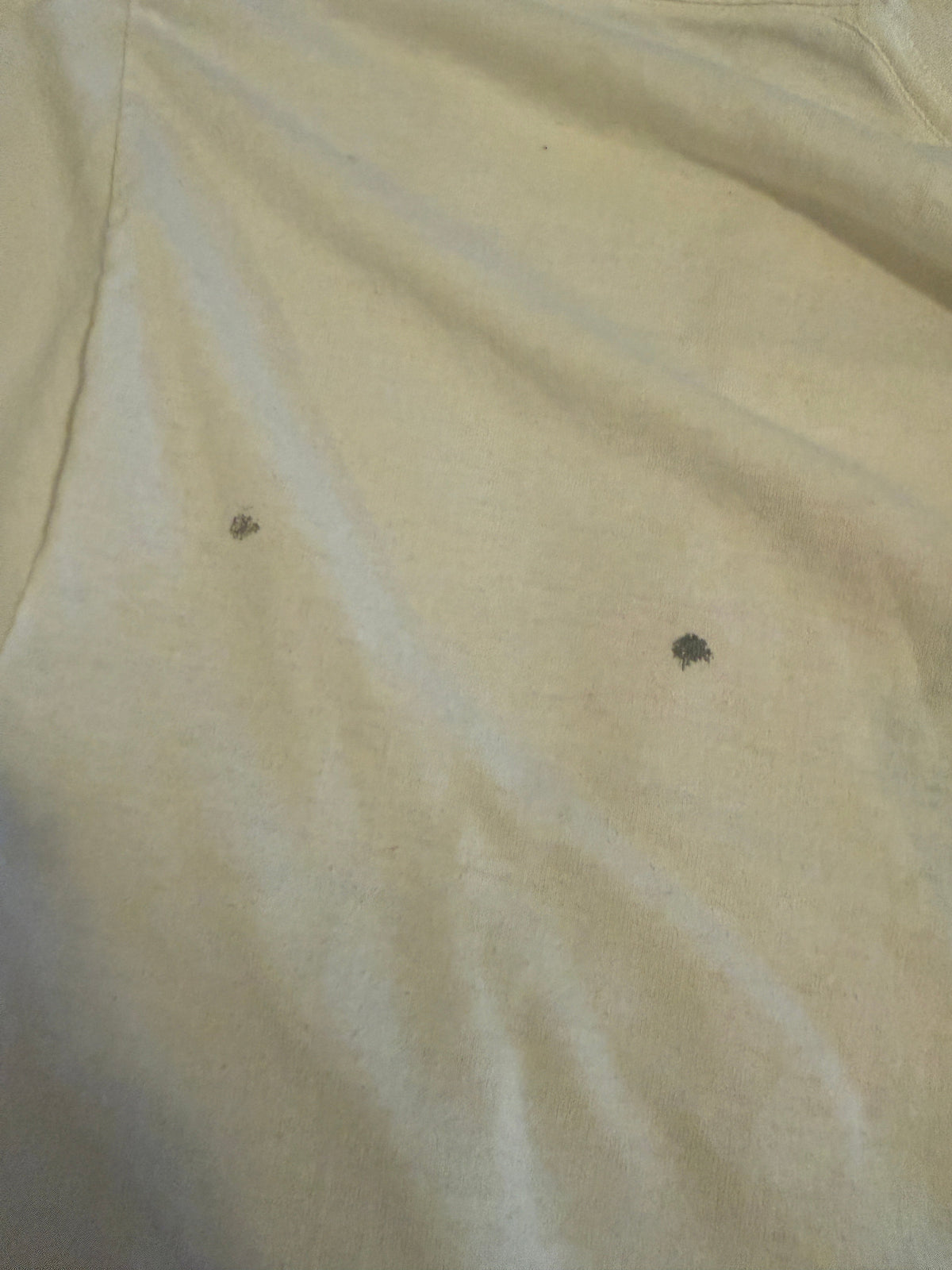 Joker tee speck detail