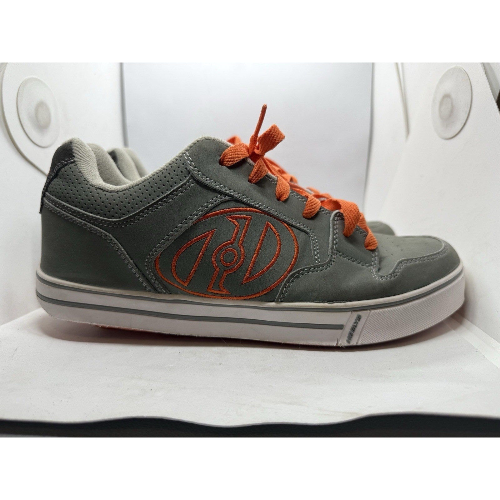Heelys 770151 Gray Orange Shoes Men’s 10 Roller Skate Sneakers Rare Wheel Adult - thriftgoblin