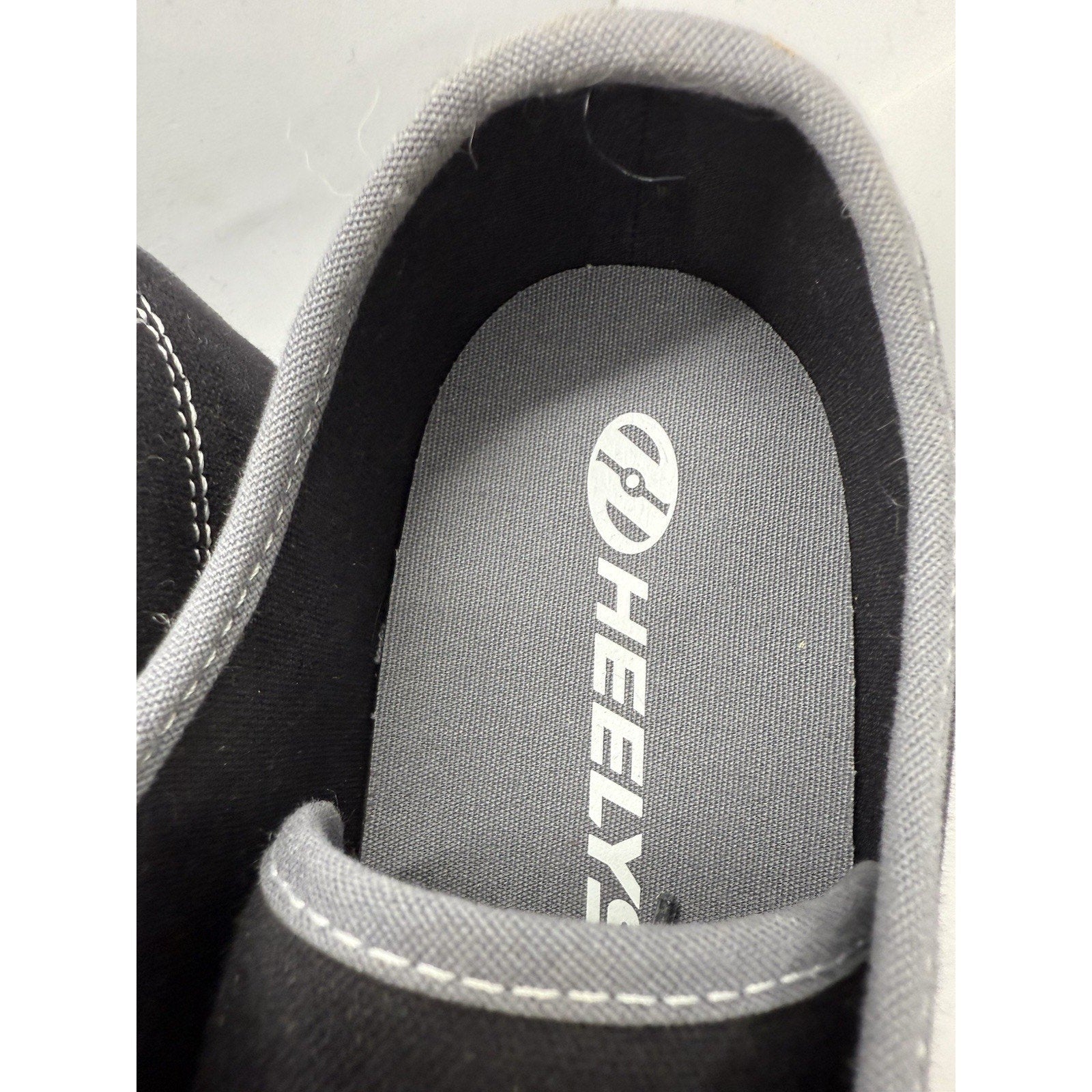 Heelys Men’s Size 11 Black Canvas Skate Shoes With Wheels HES10459 New Adult Fun - thriftgoblin