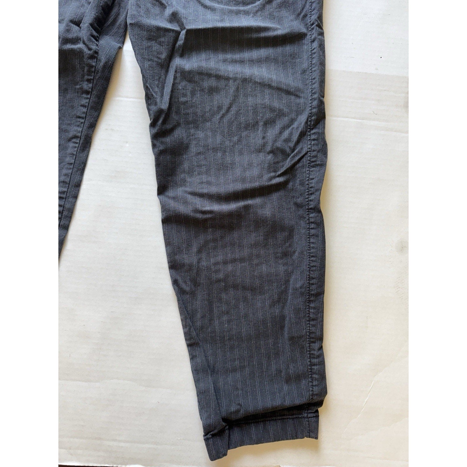 Hollister Epic Flex Taper Pants W33 L32 Gray Pinstripe Men’s Casual Stret - thriftgoblin
